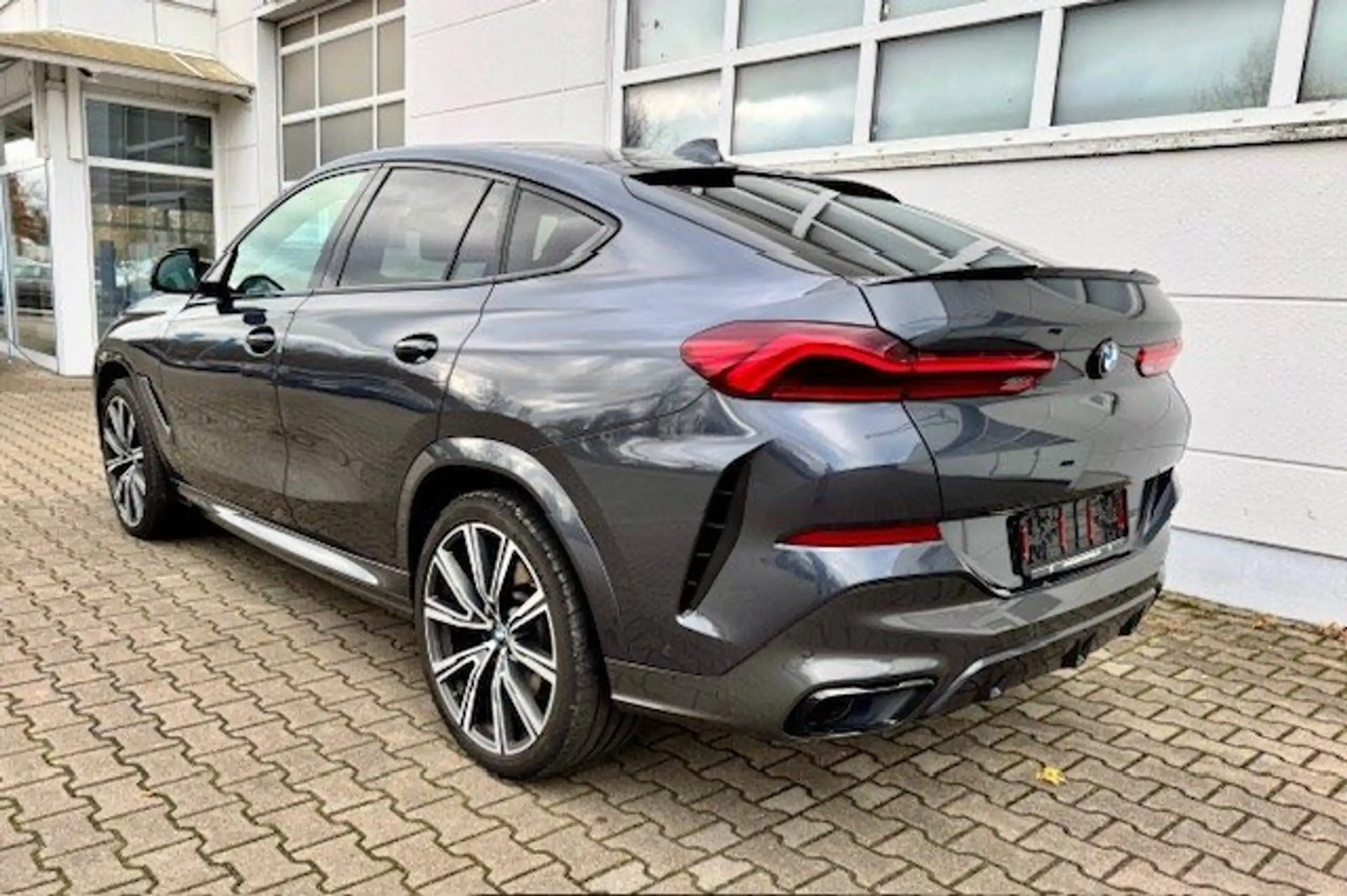 BMW - X6