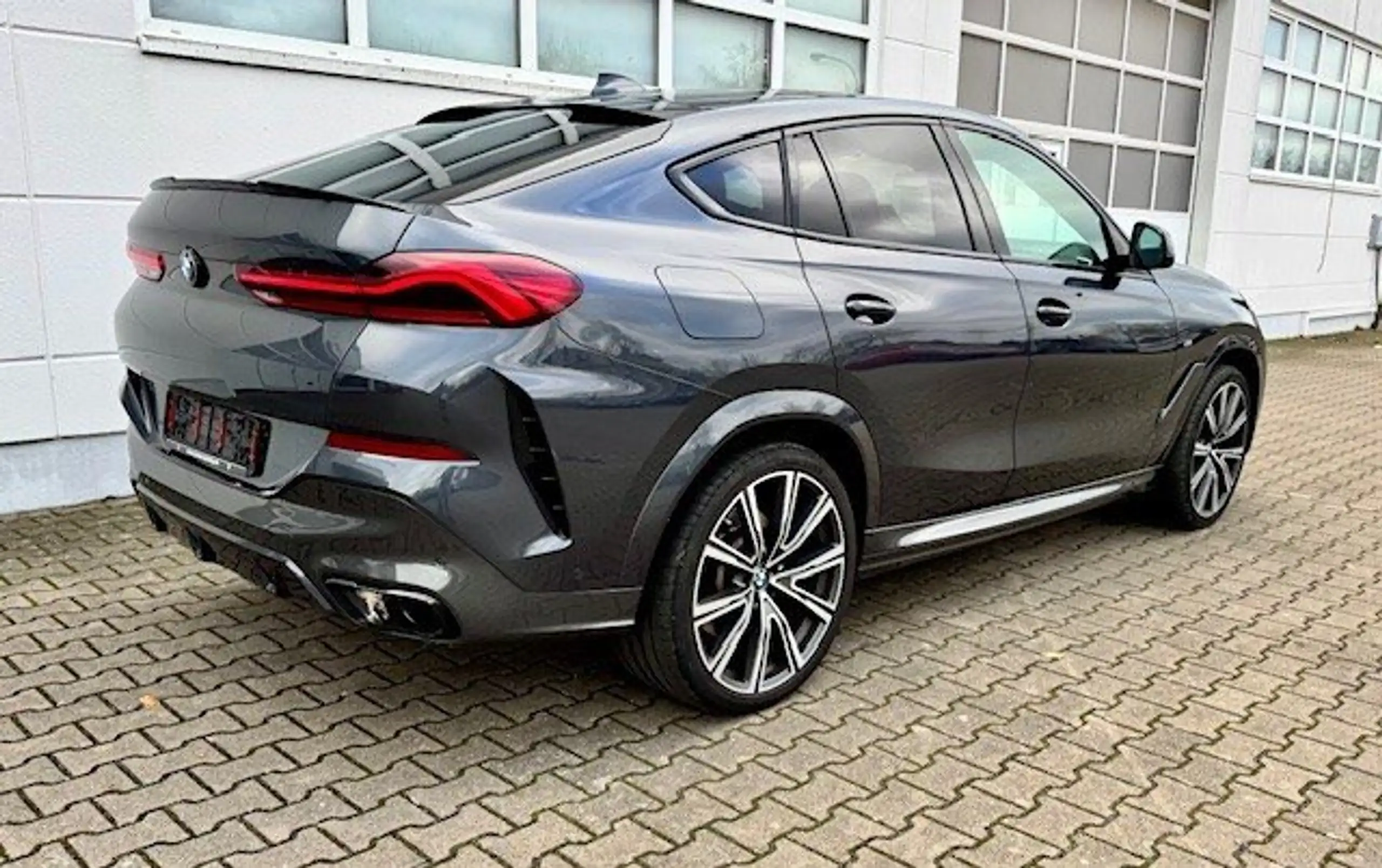 BMW - X6