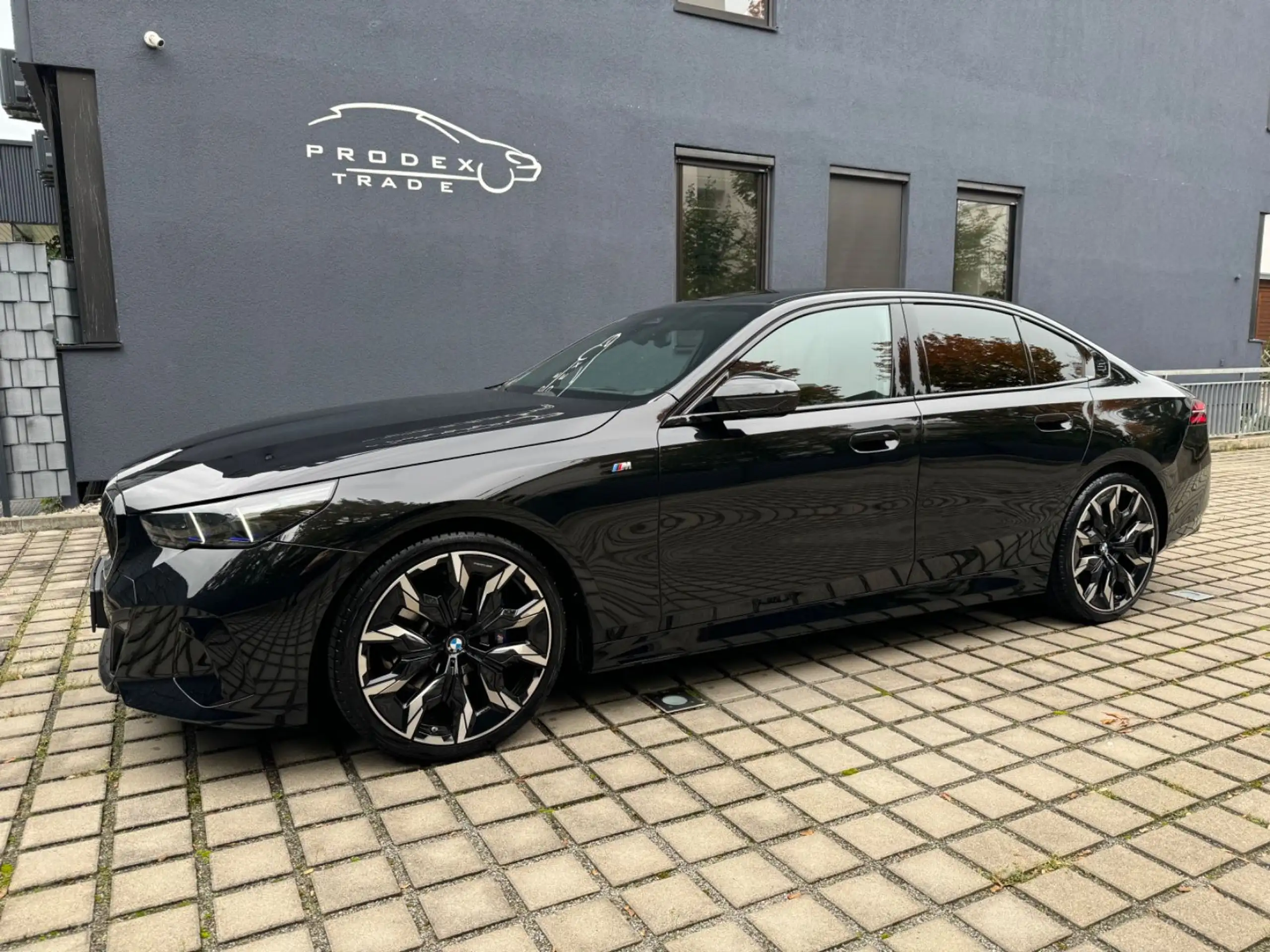 BMW - 520