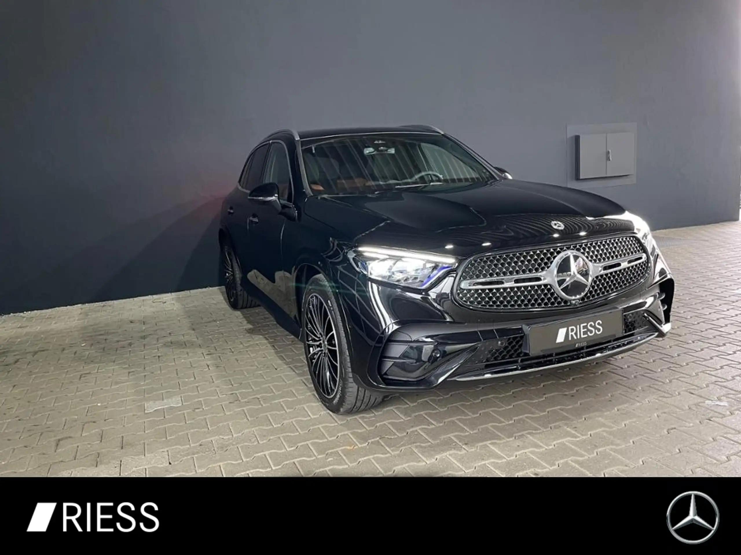 Mercedes-Benz - GLC 220