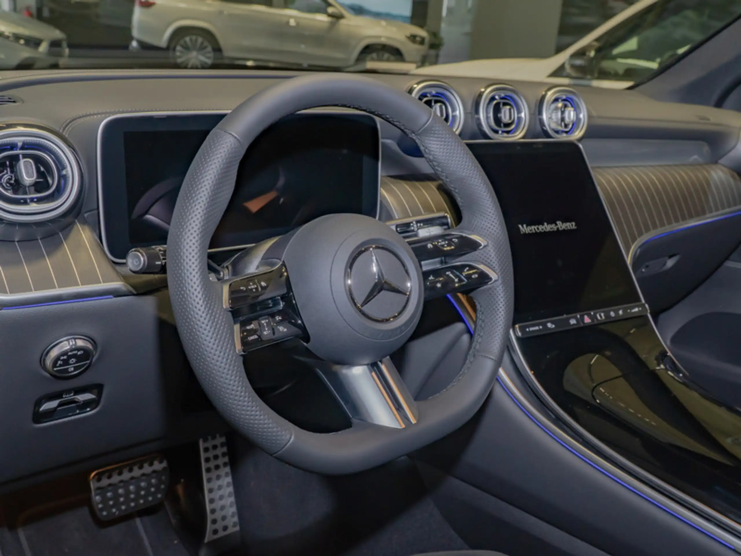 Mercedes-Benz - GLC 200