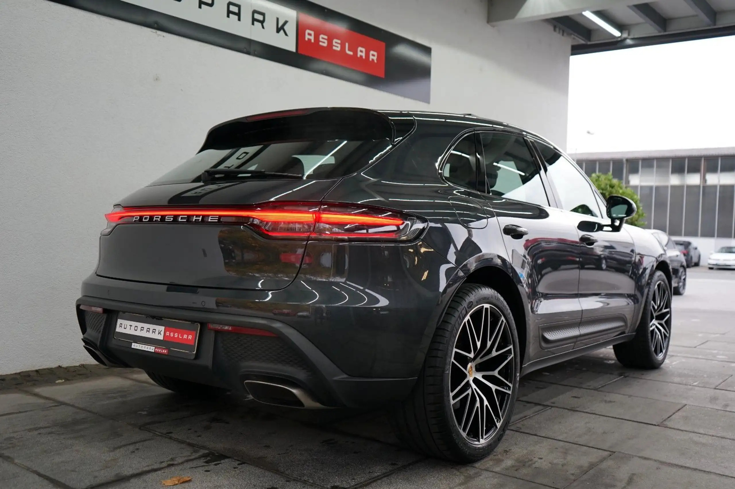 Porsche - Macan