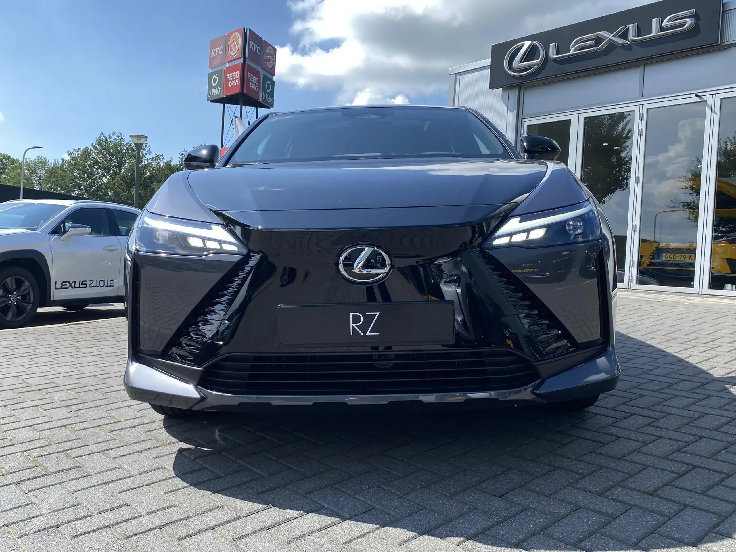 Lexus - RZ