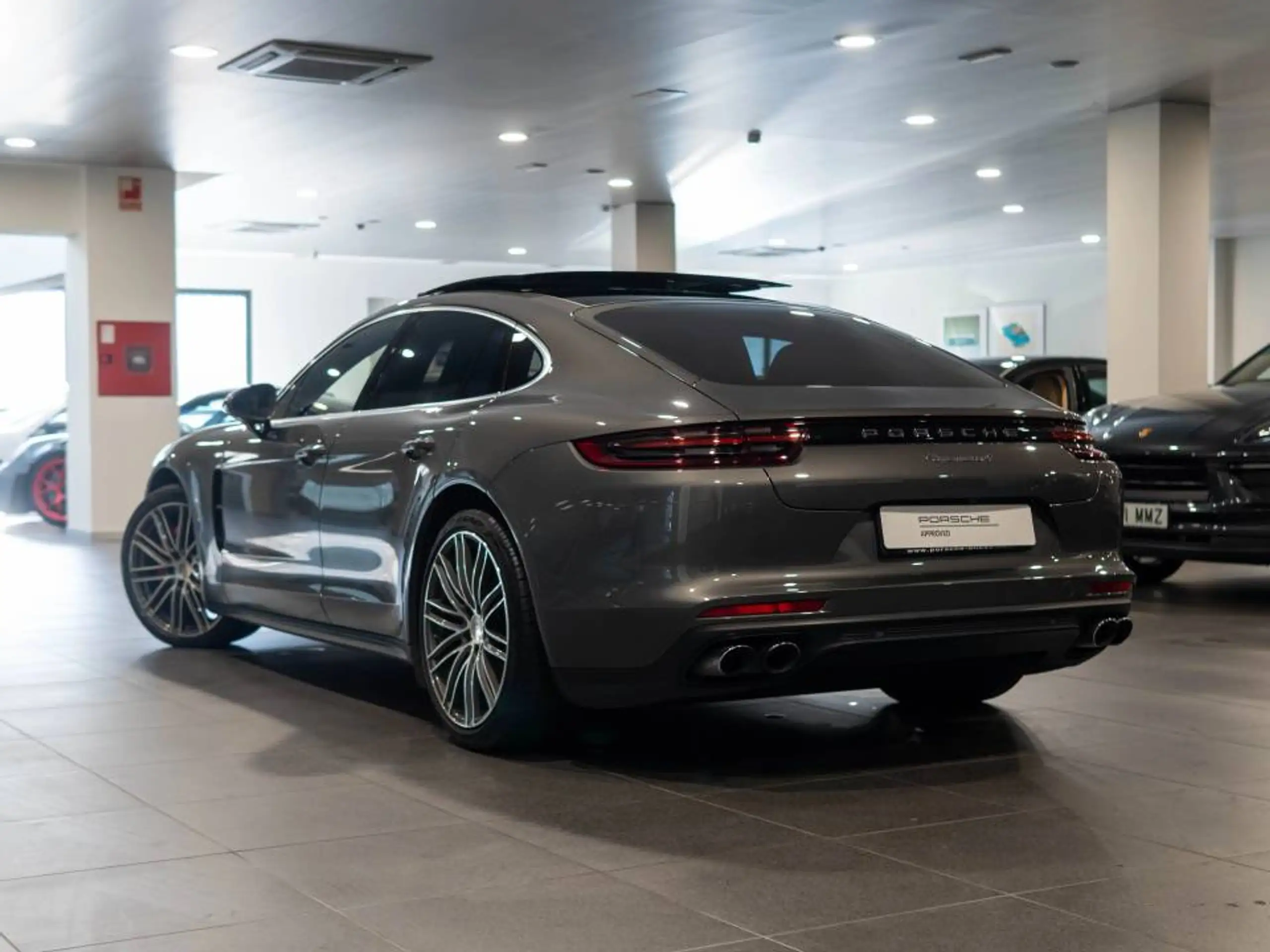 Porsche - Panamera