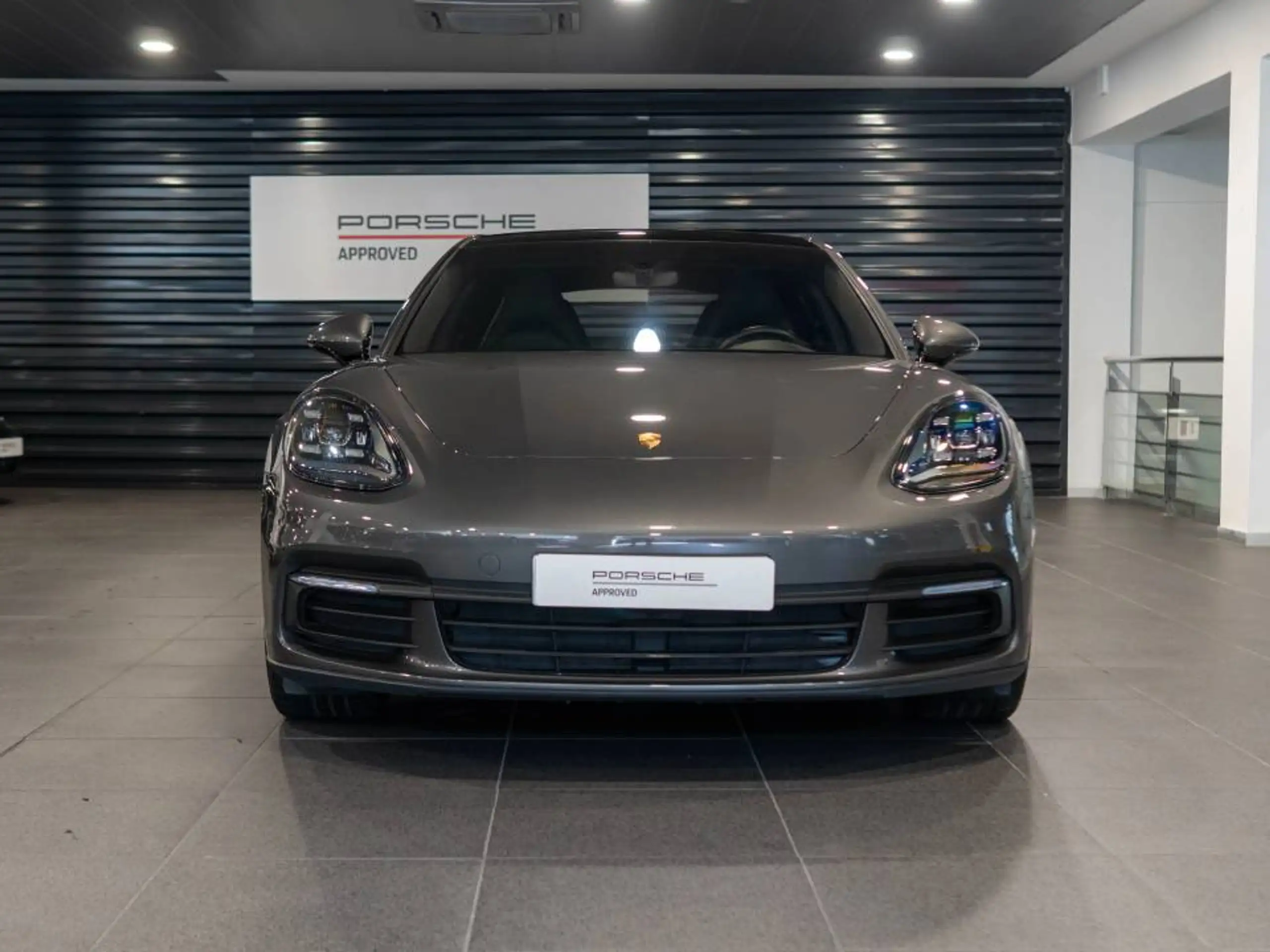 Porsche - Panamera