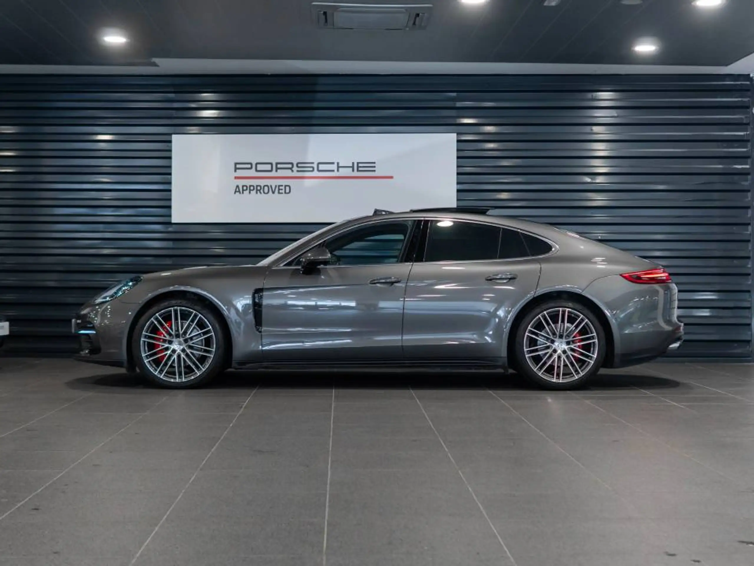 Porsche - Panamera