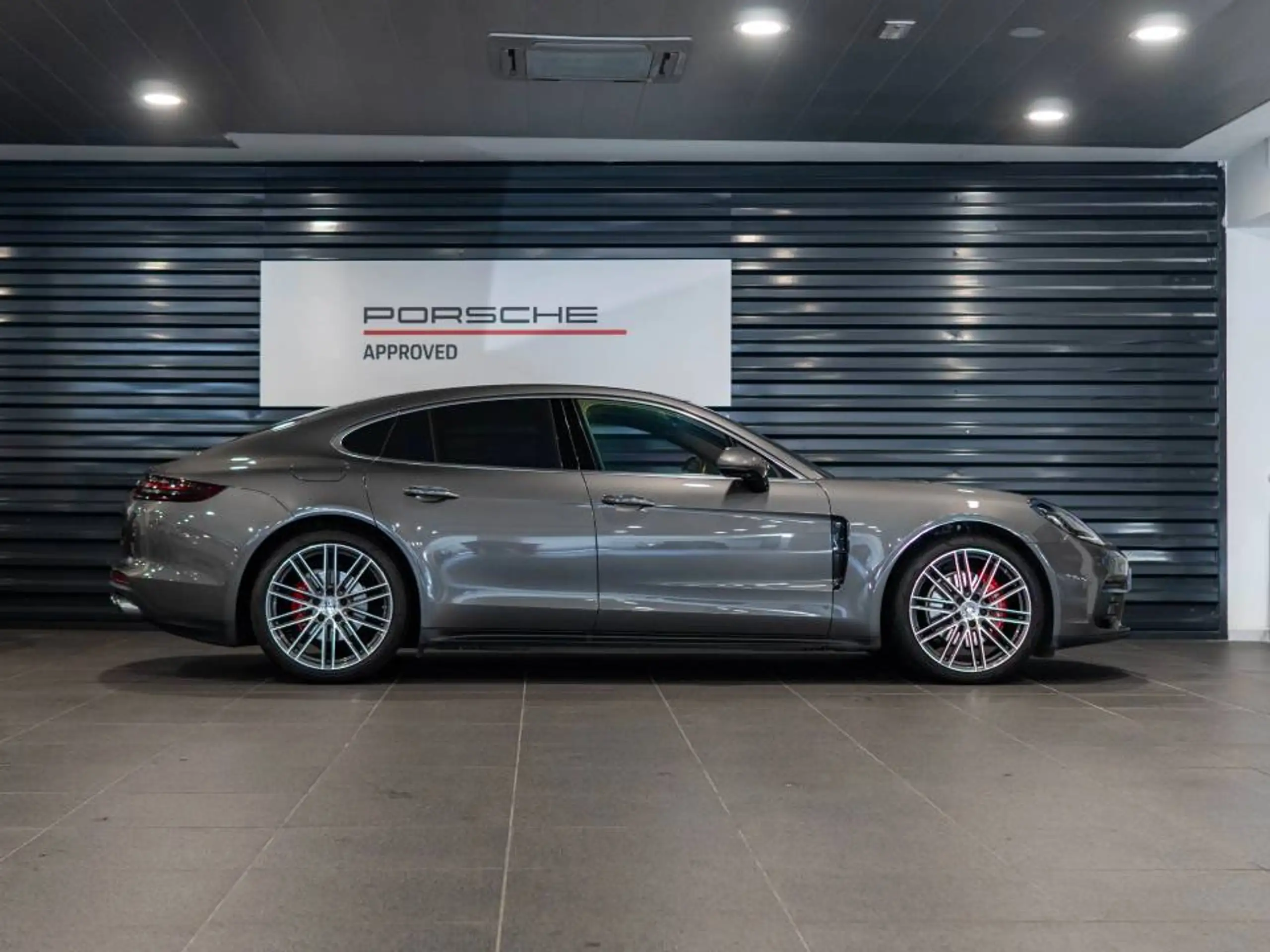 Porsche - Panamera