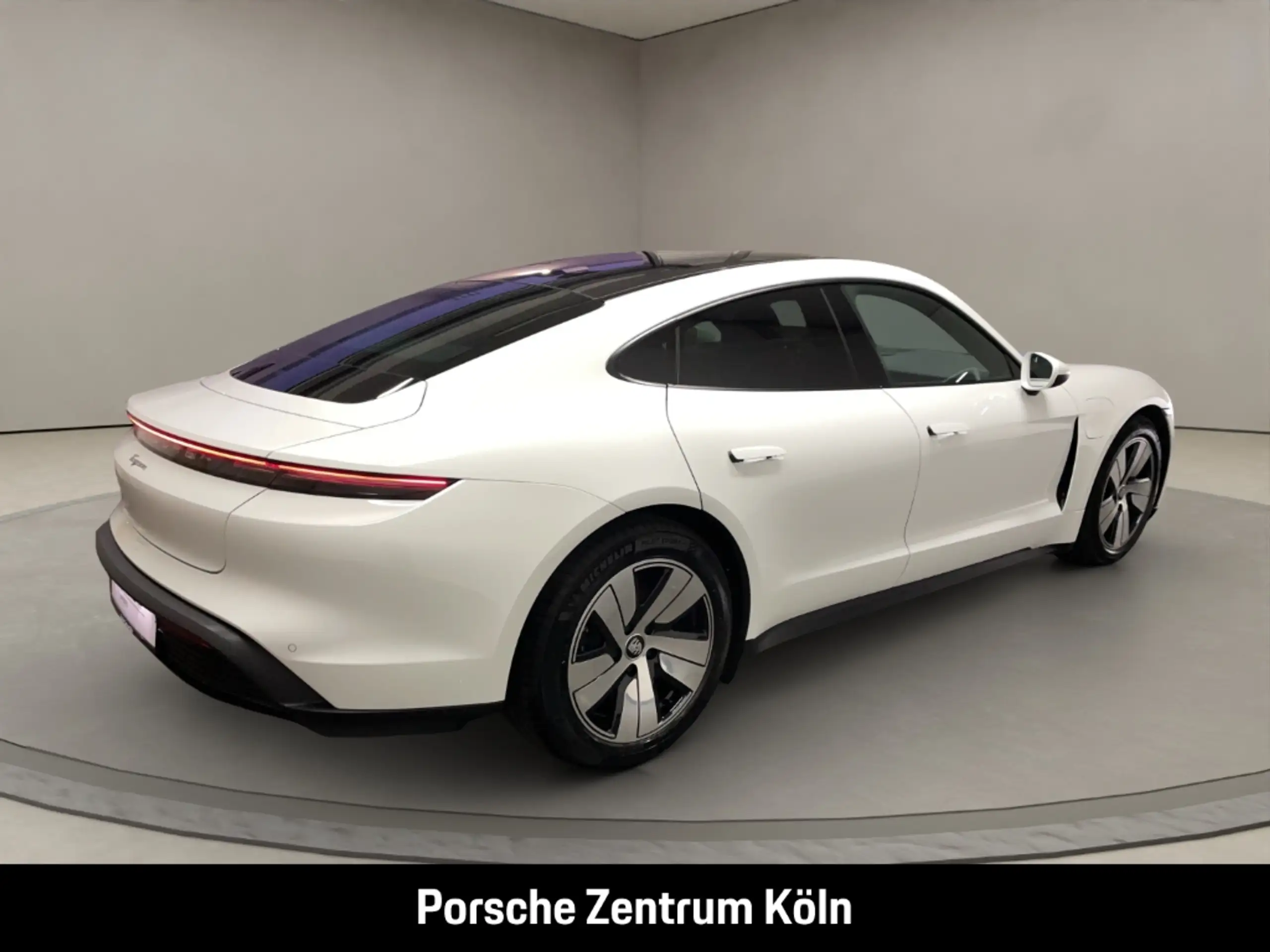 Porsche - Taycan