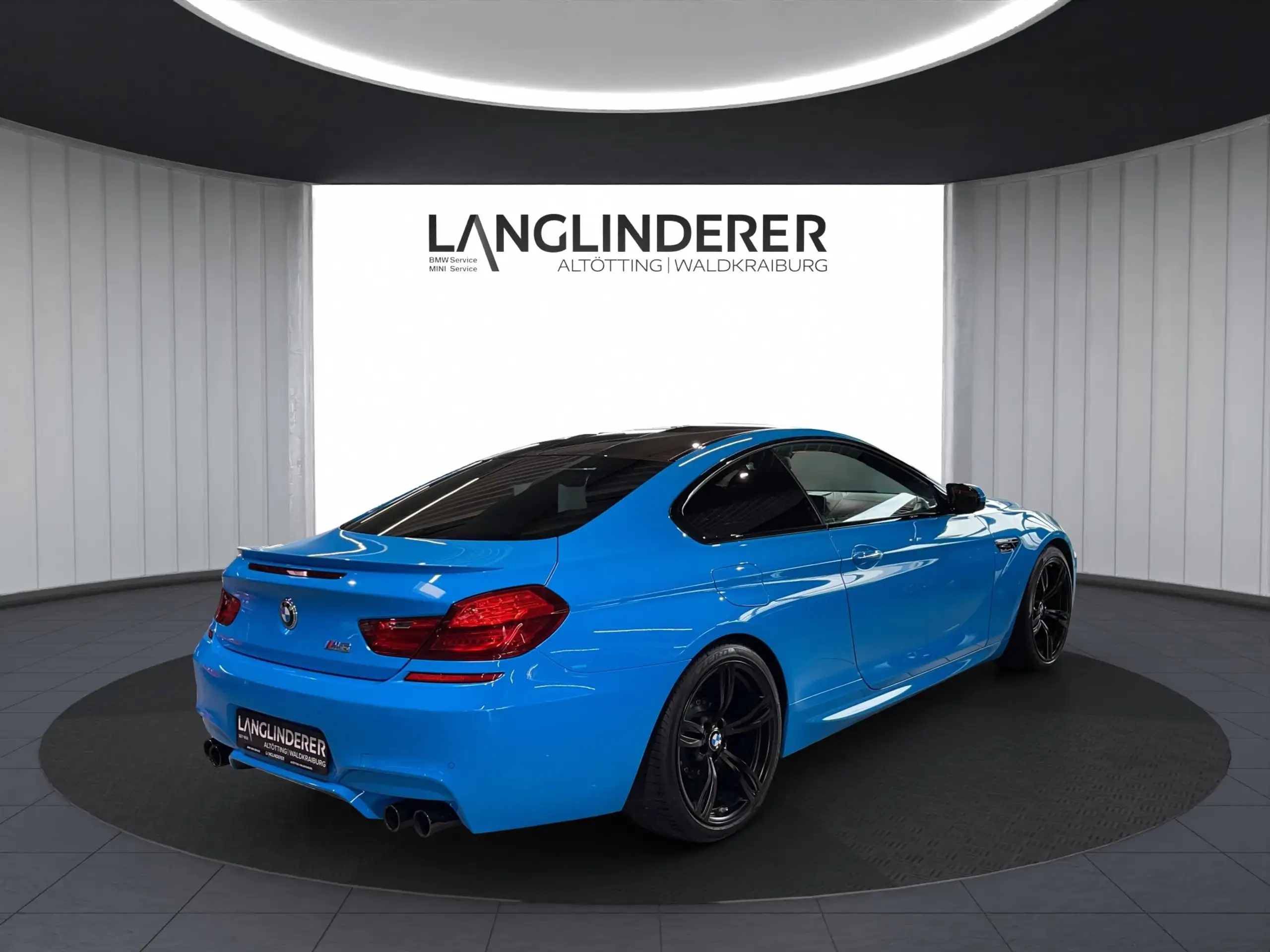 BMW - M6