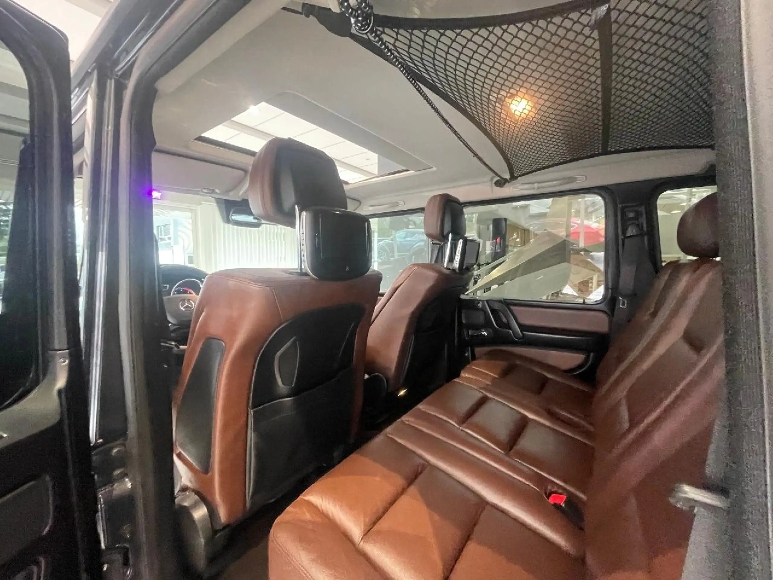 Mercedes-Benz - G 350