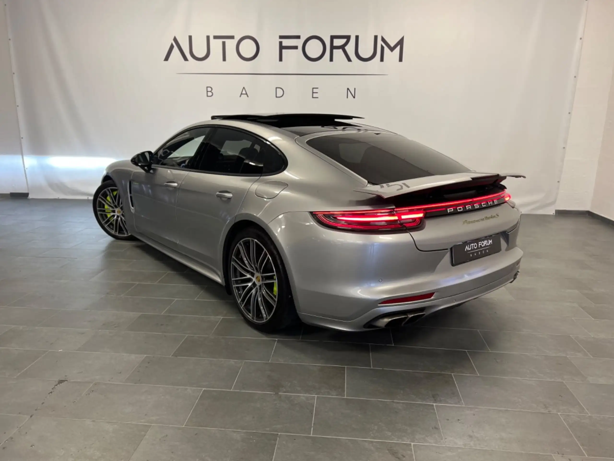 Porsche - Panamera