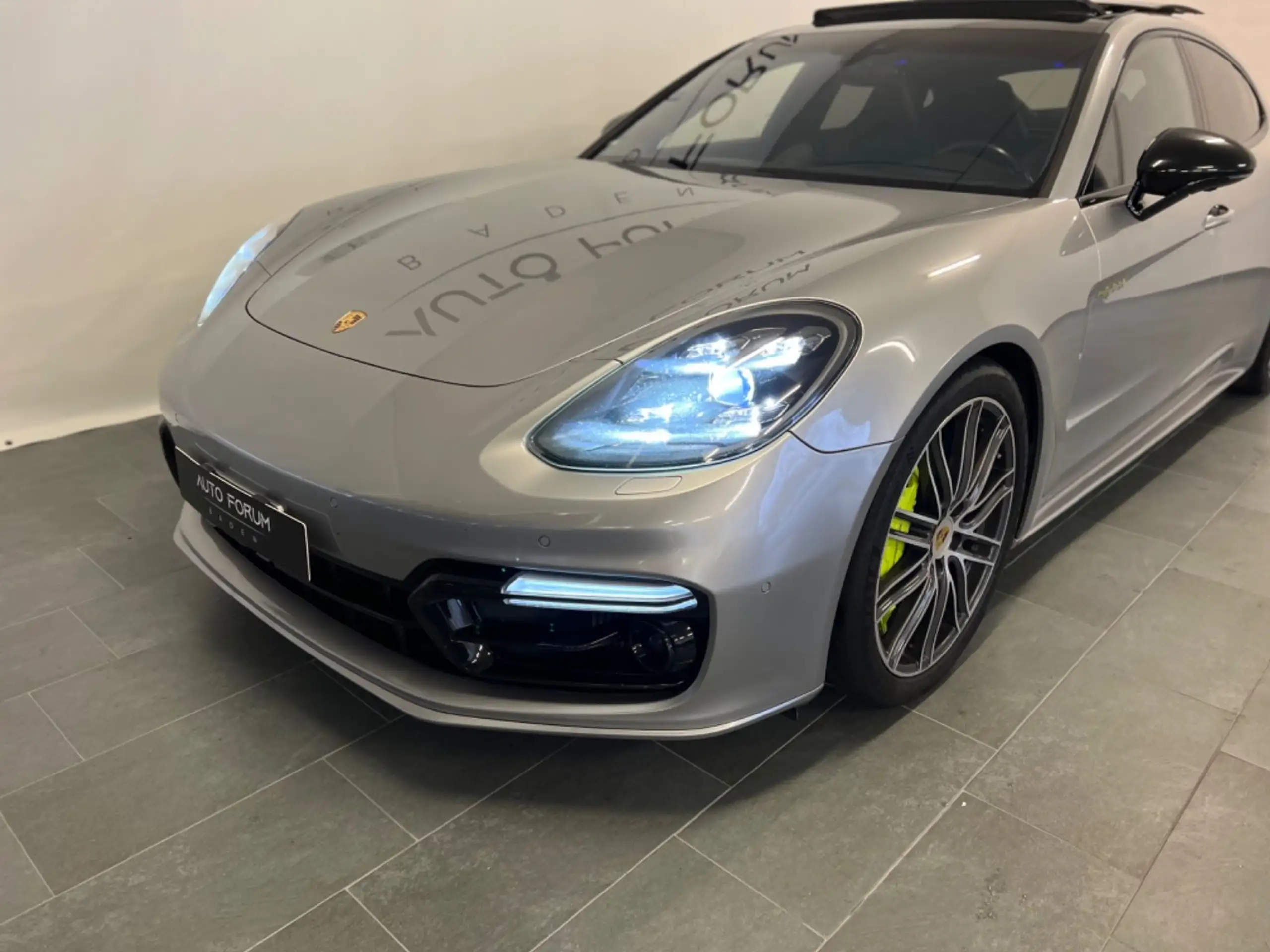 Porsche - Panamera