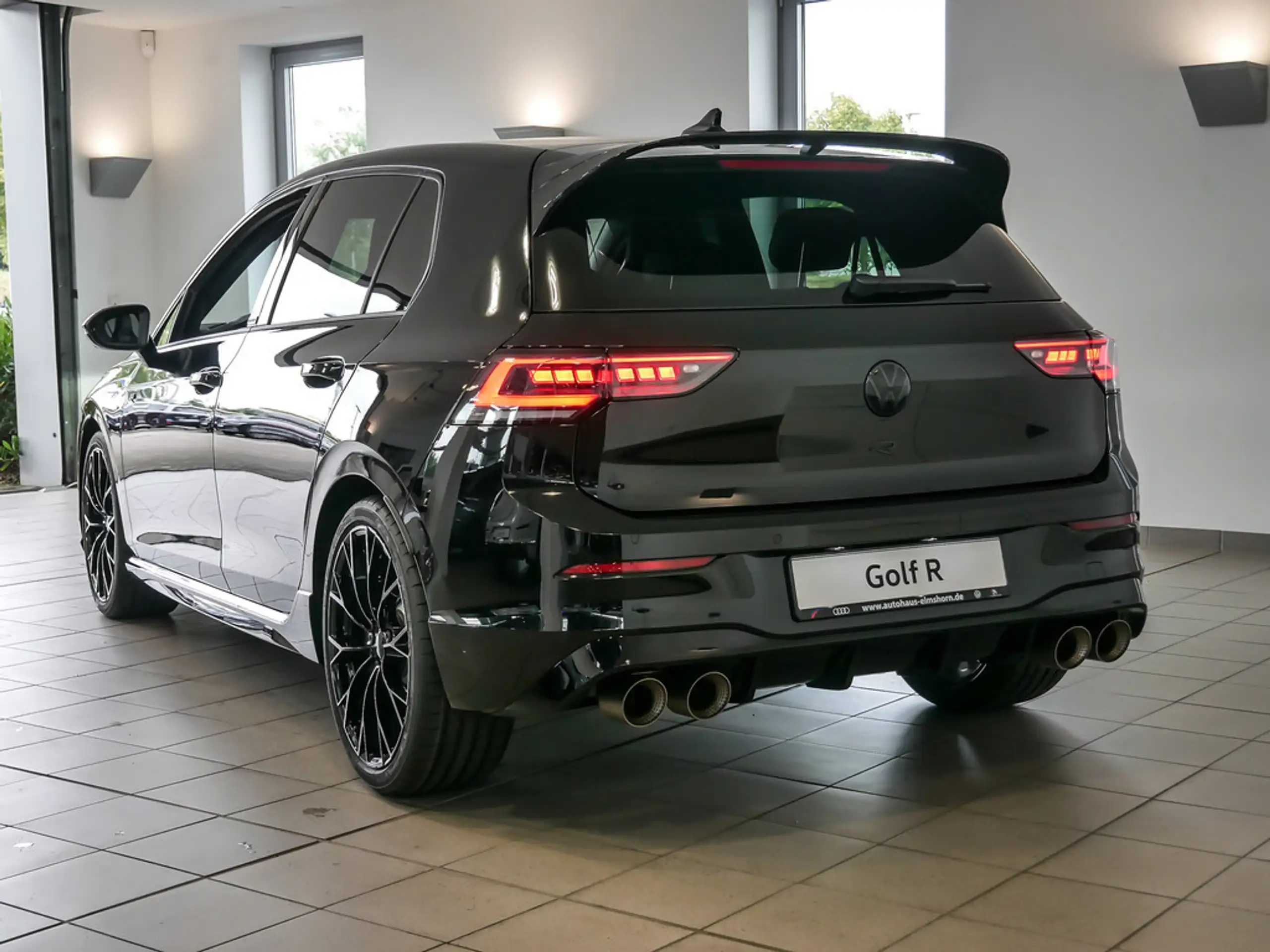 Volkswagen - Golf R