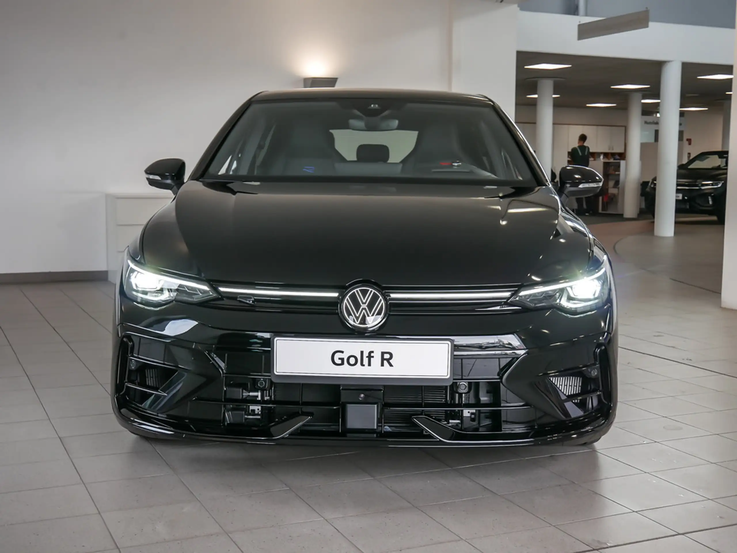 Volkswagen - Golf R