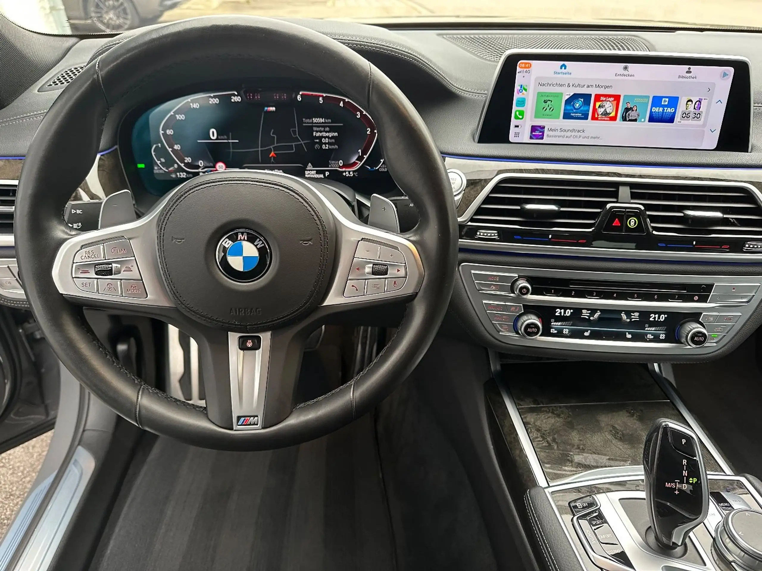 BMW - 730