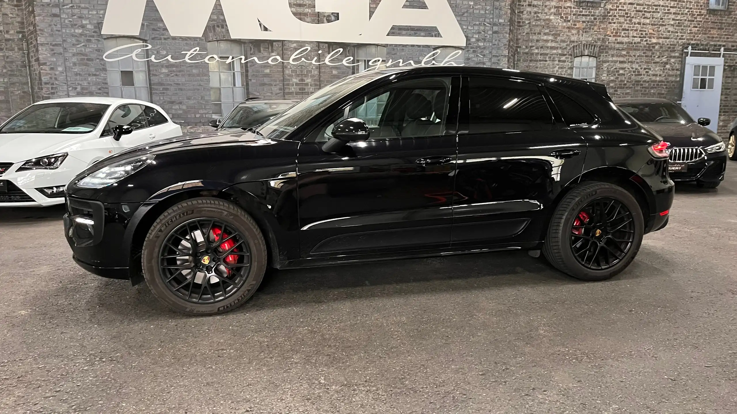 Porsche - Macan