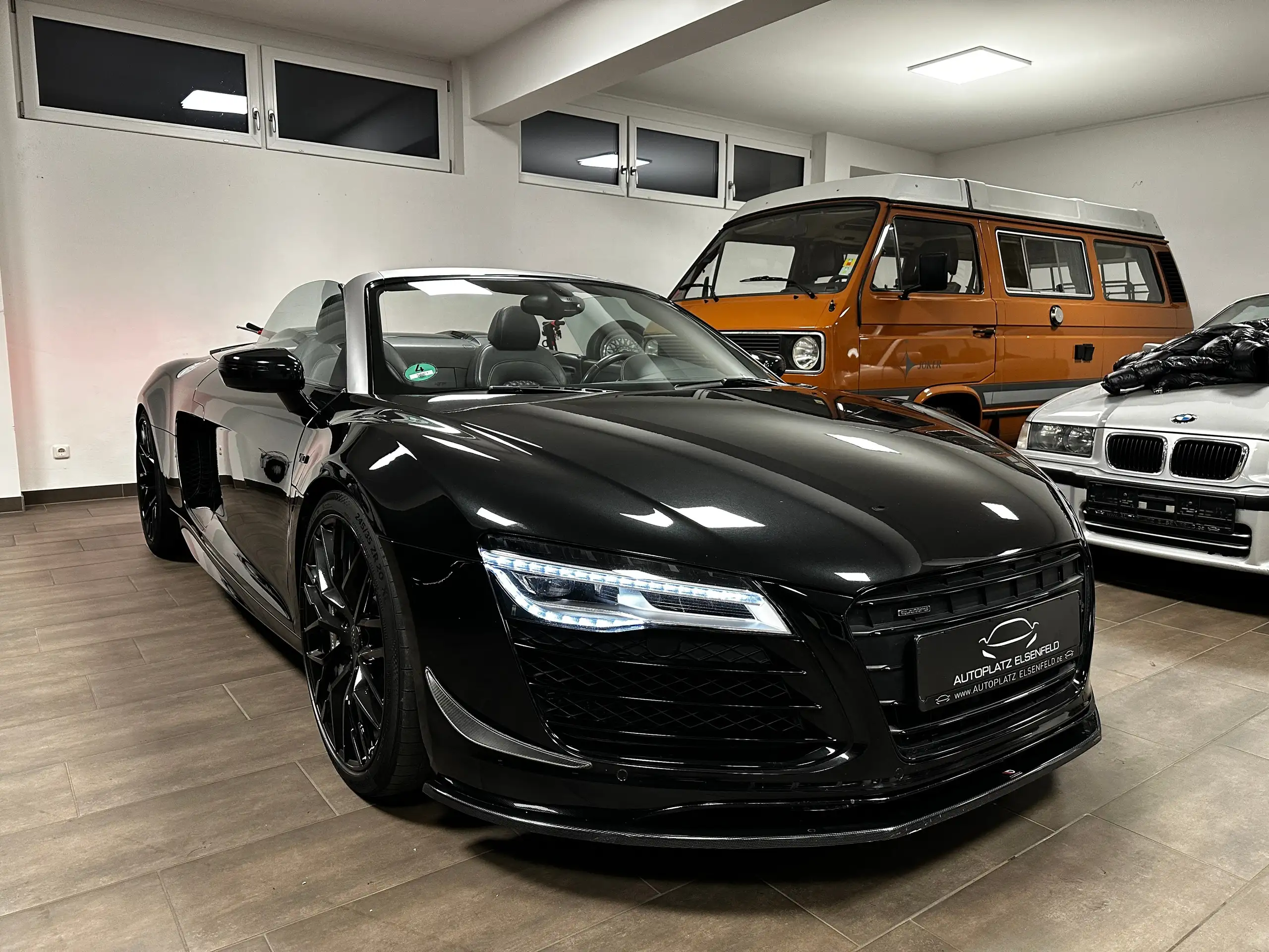 Audi - R8