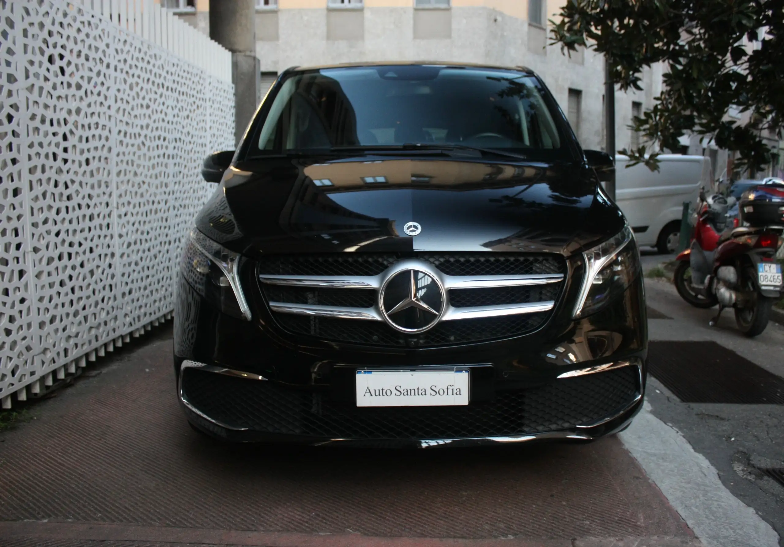 Mercedes-Benz - V 250