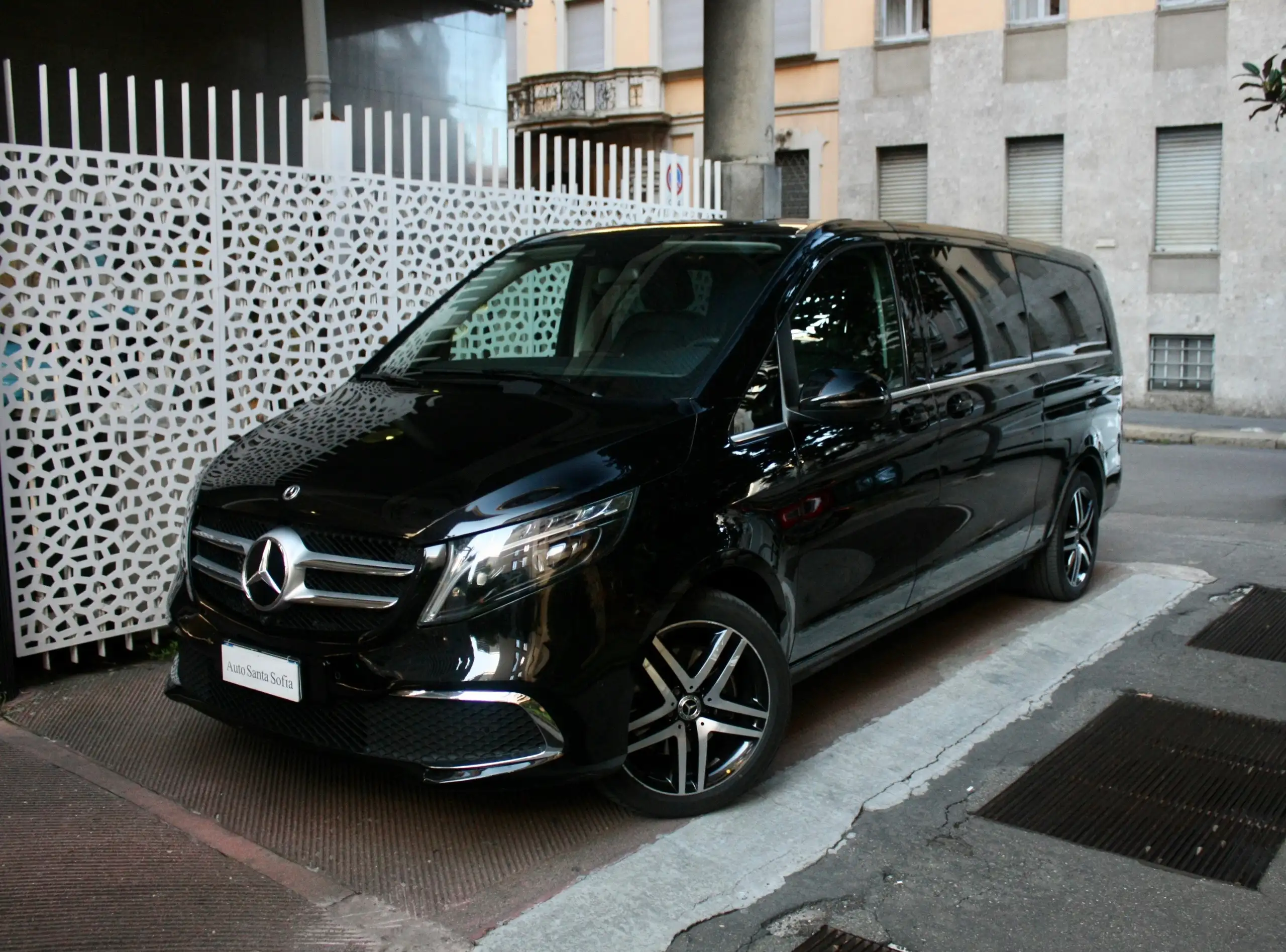 Mercedes-Benz - V 250