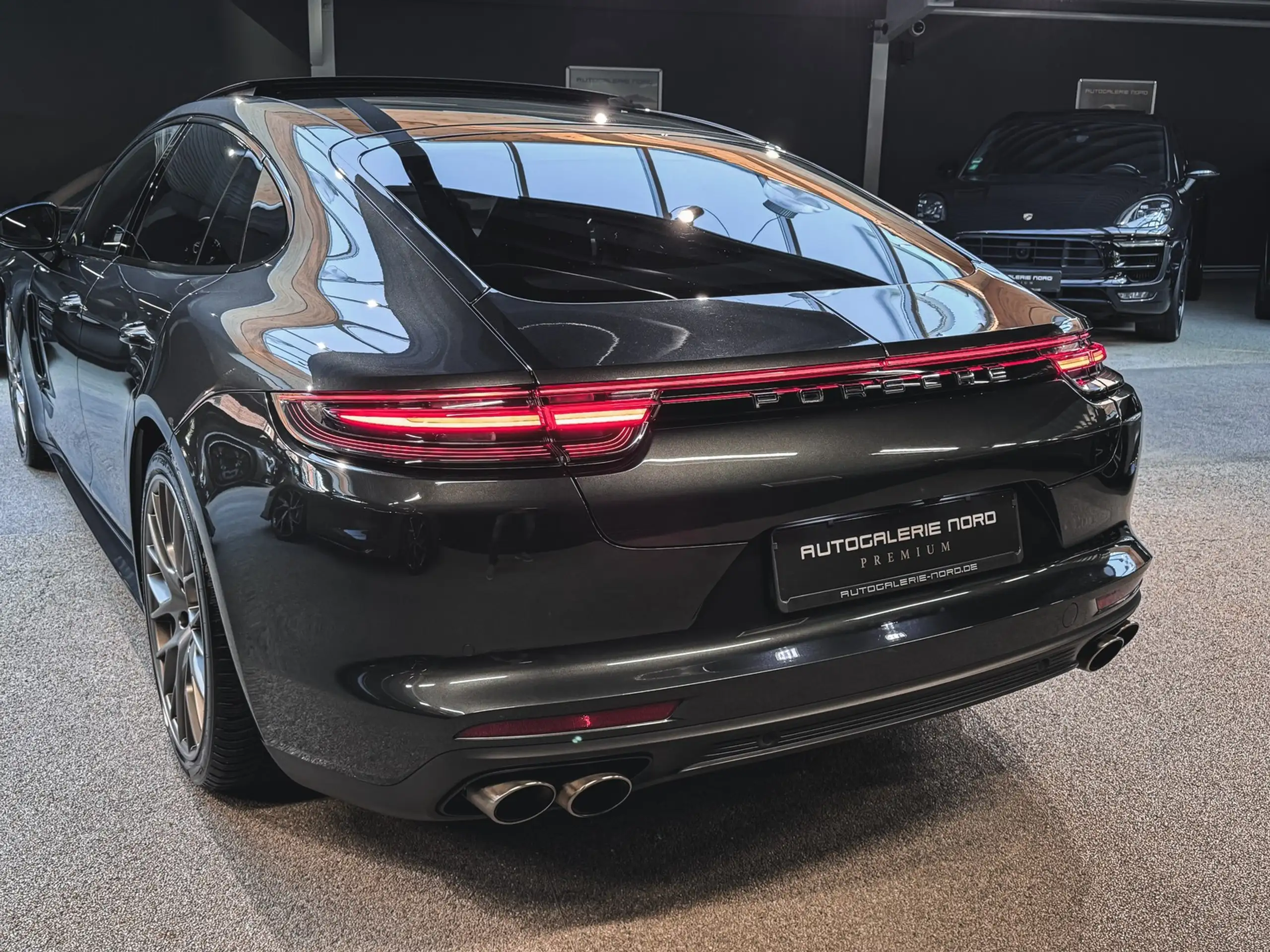 Porsche - Panamera