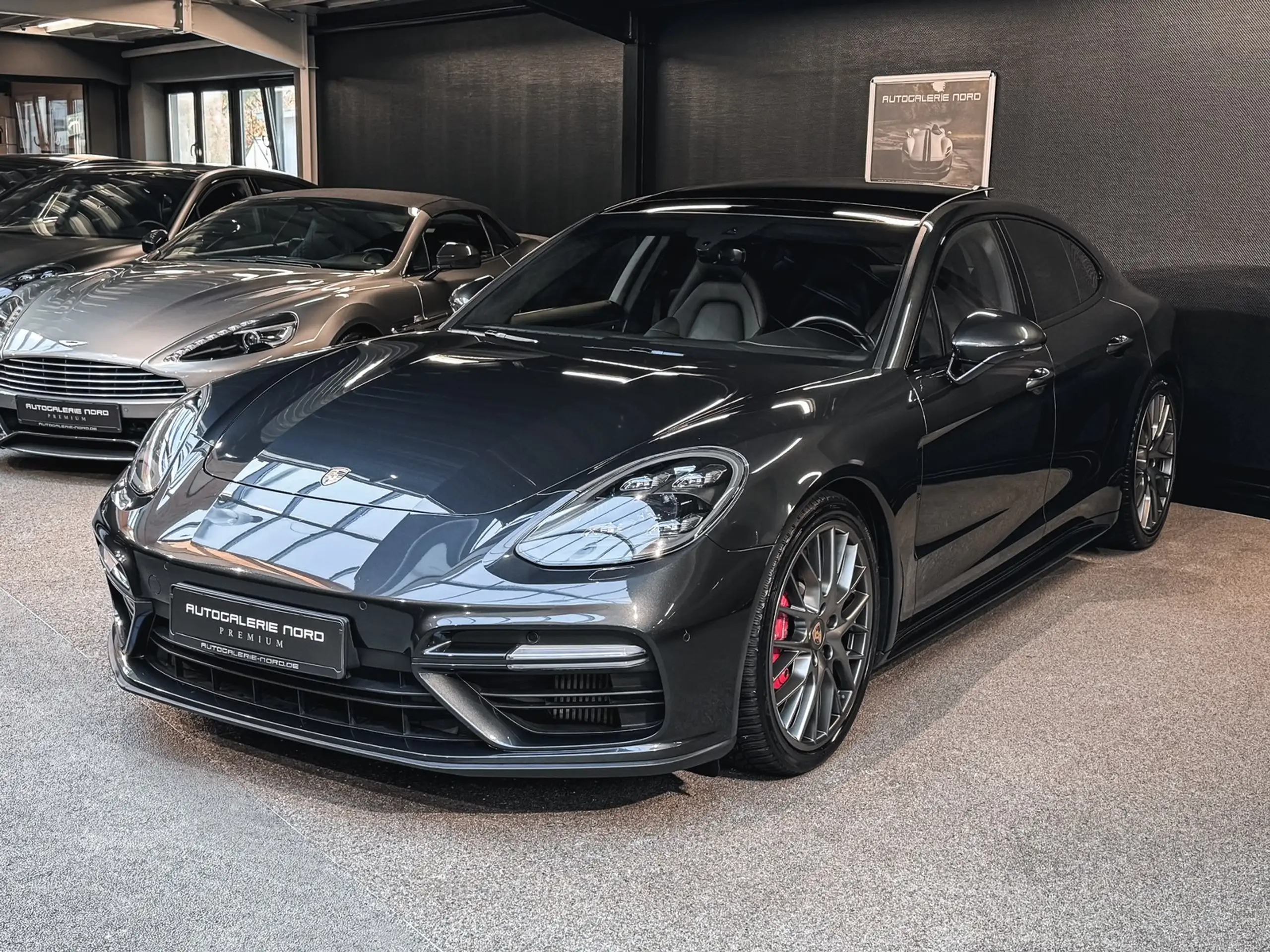 Porsche - Panamera