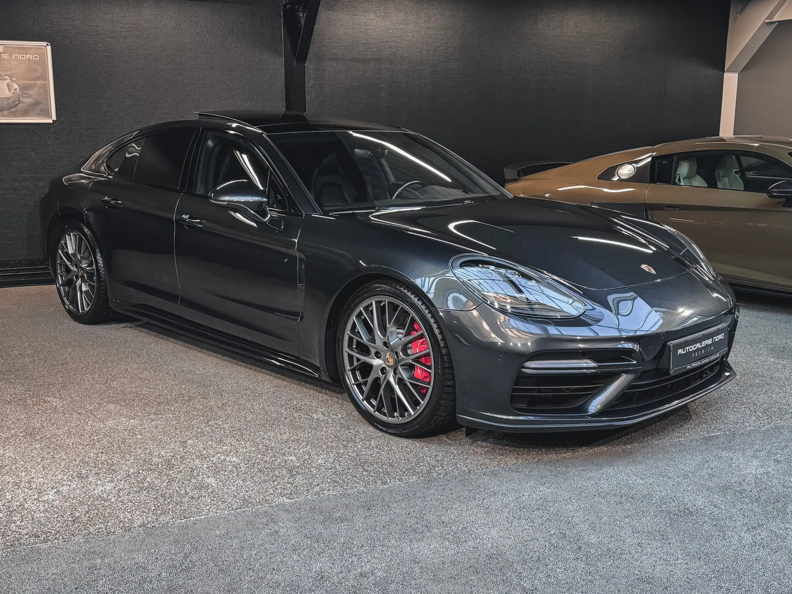 Porsche - Panamera