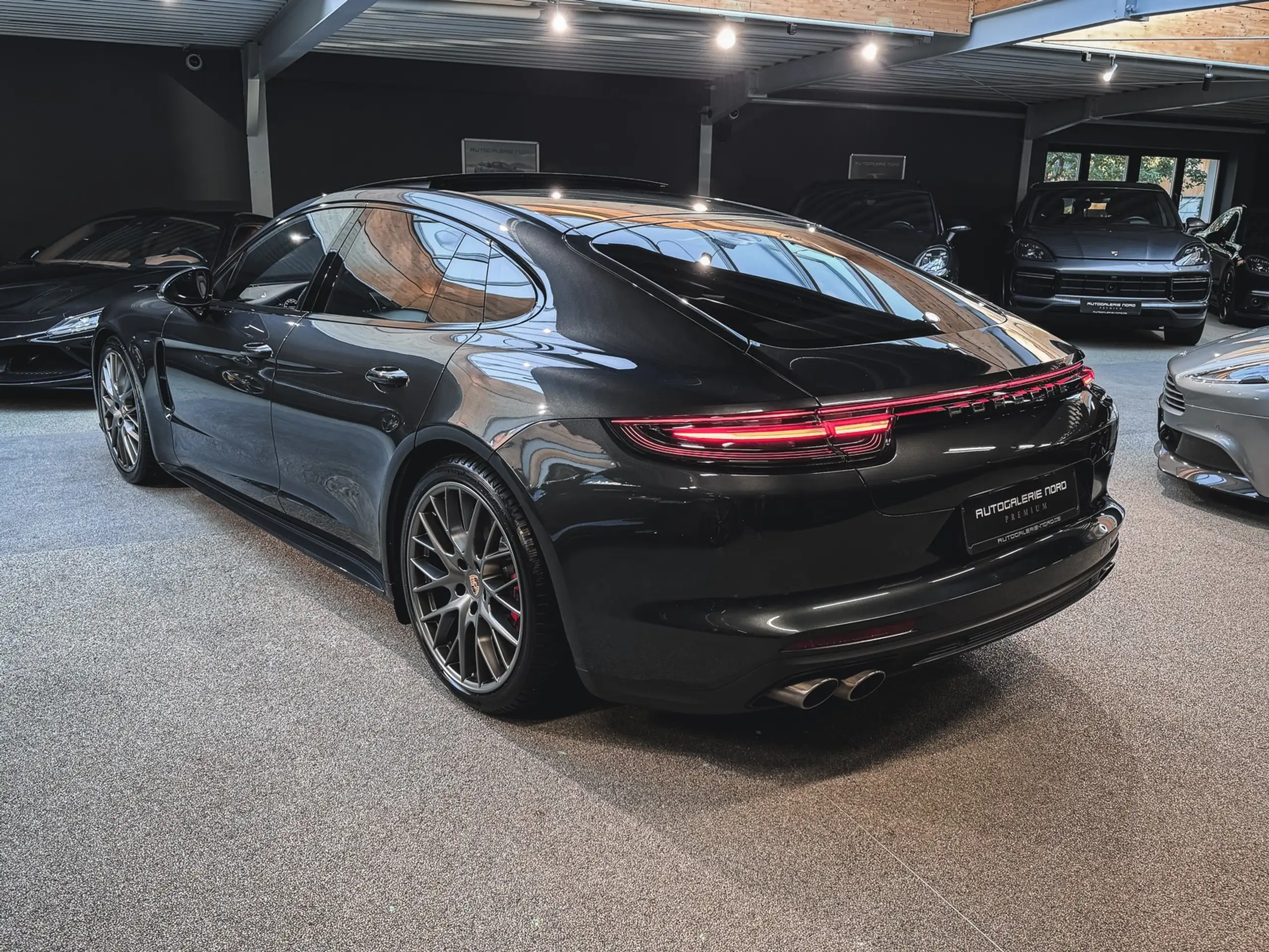 Porsche - Panamera