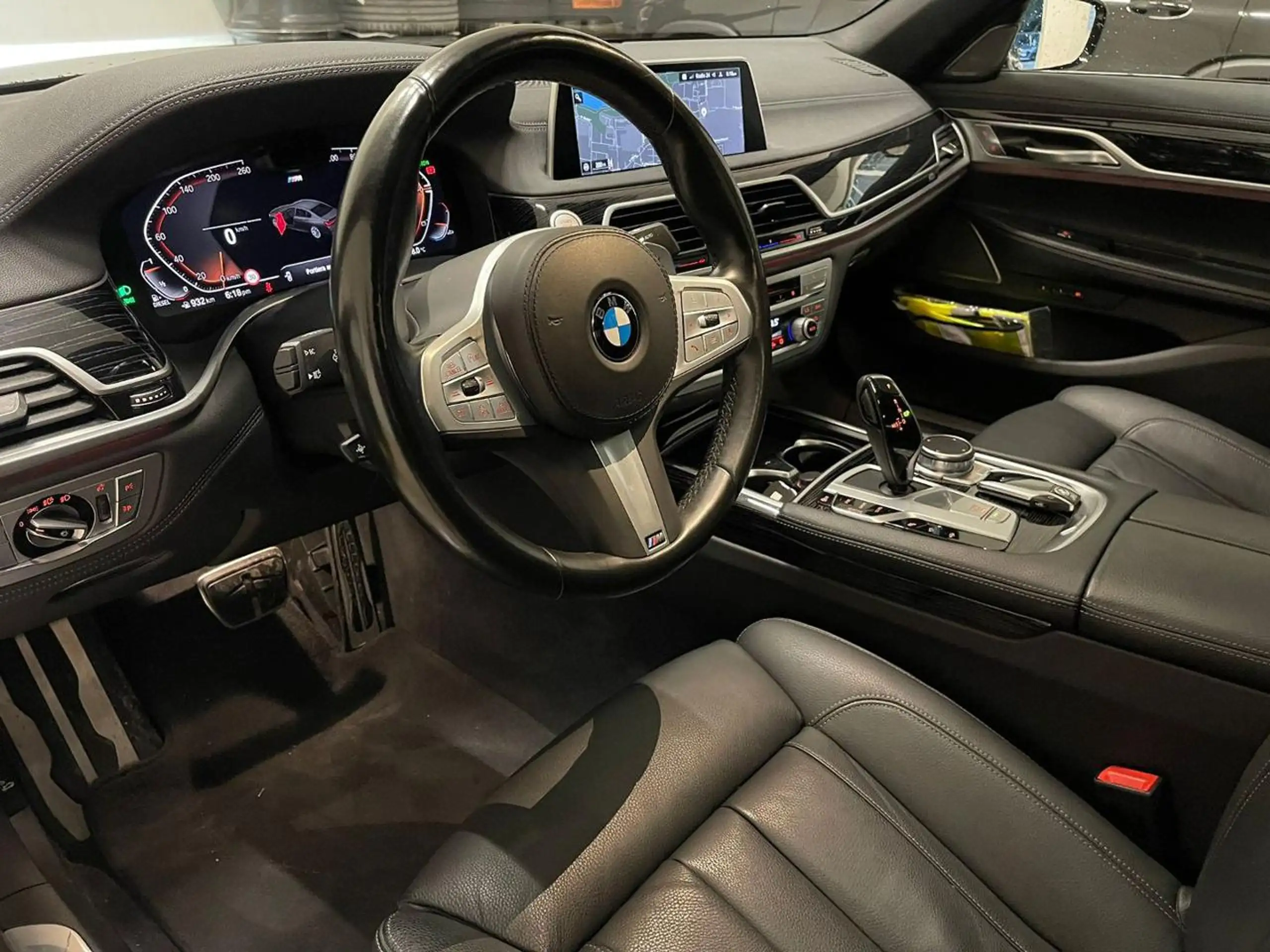 BMW - 740