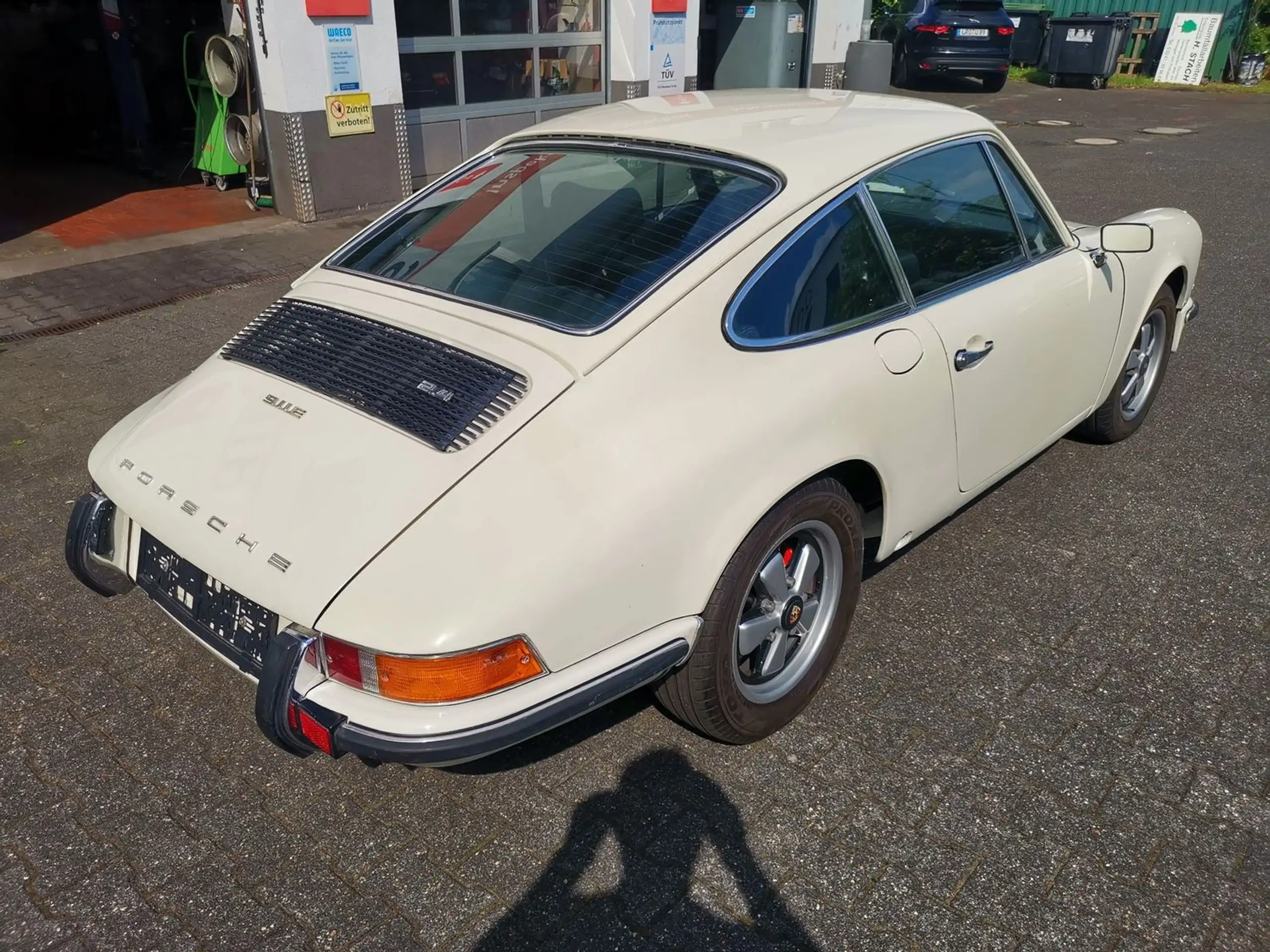 Porsche - 911