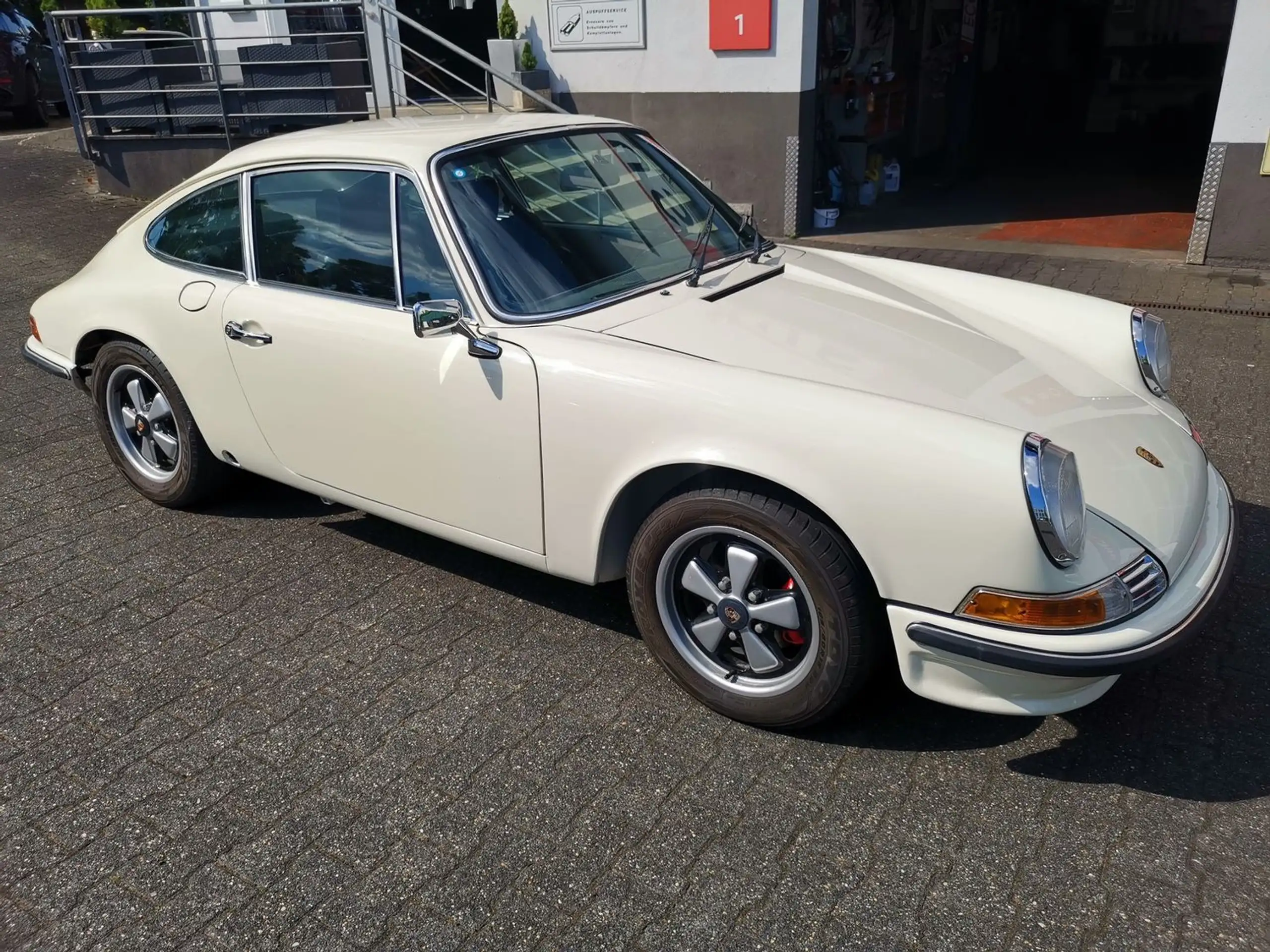 Porsche - 911