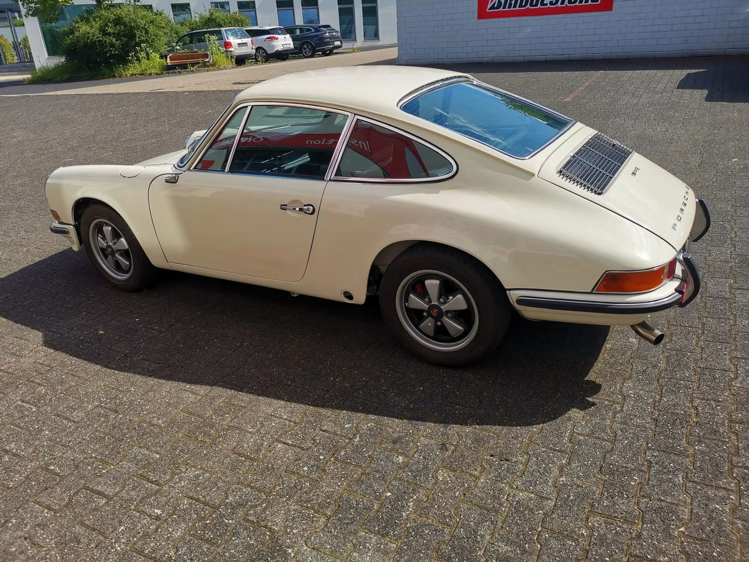 Porsche - 911