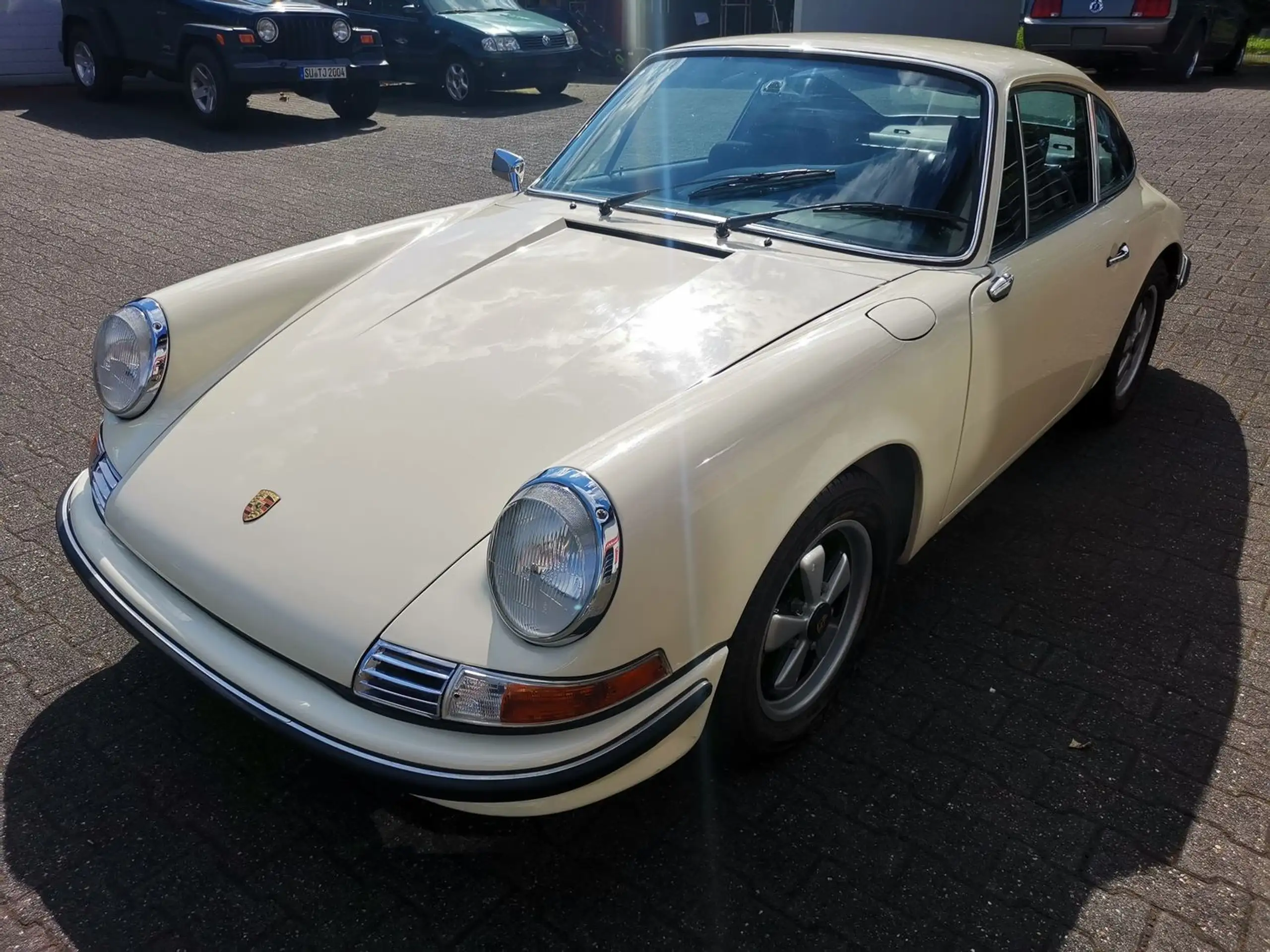 Porsche - 911