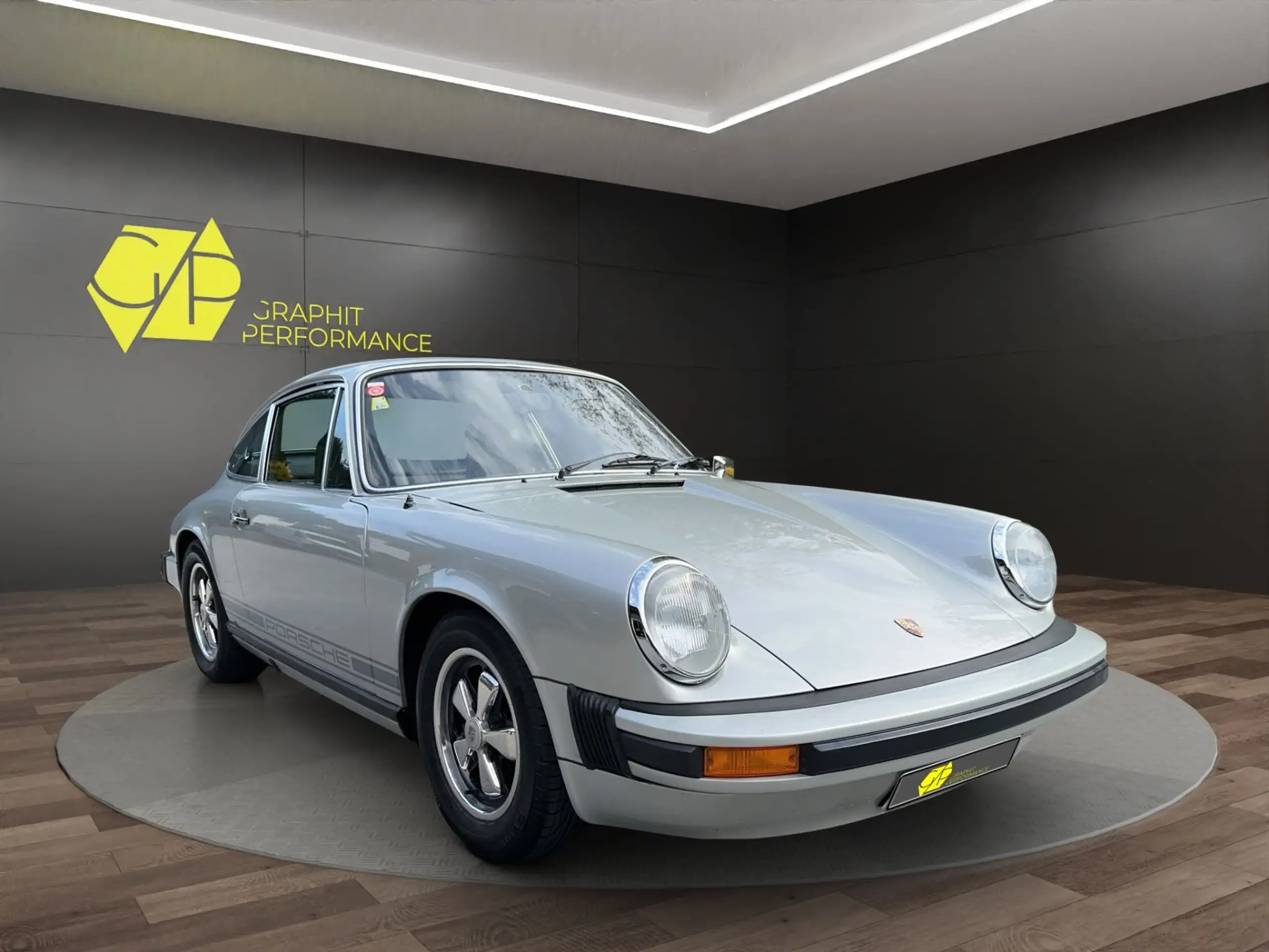 Porsche - 911