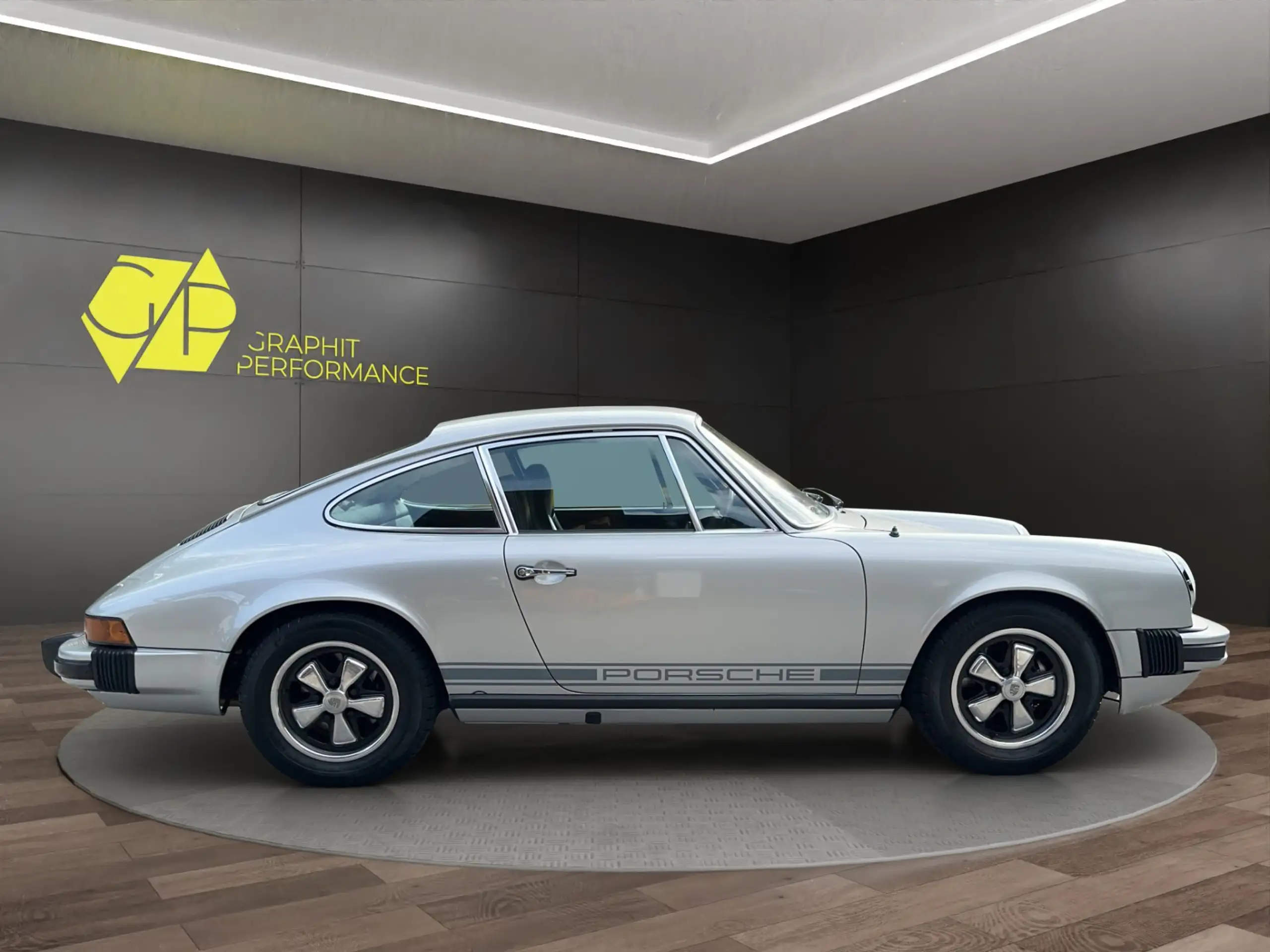 Porsche - 911