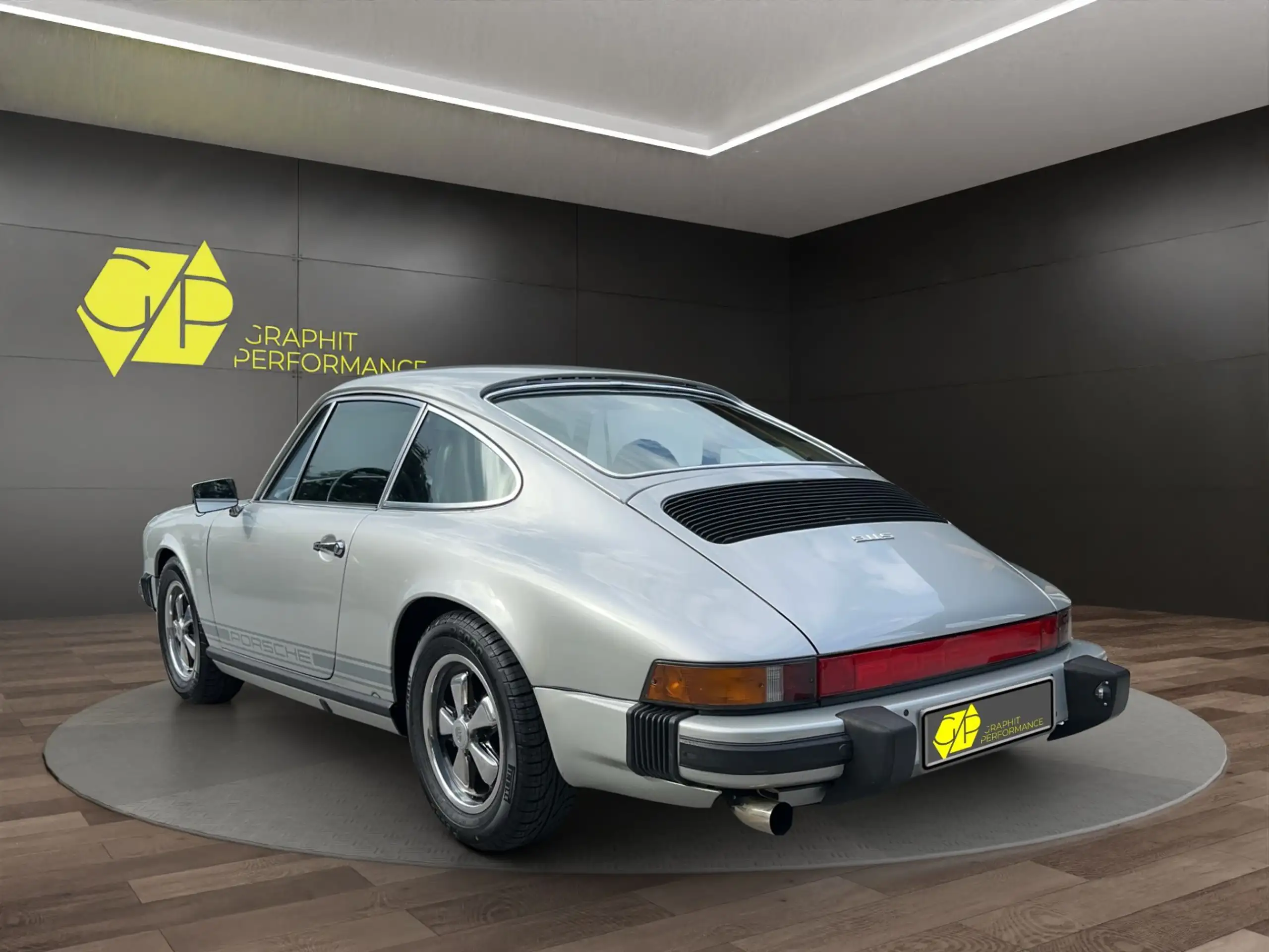 Porsche - 911