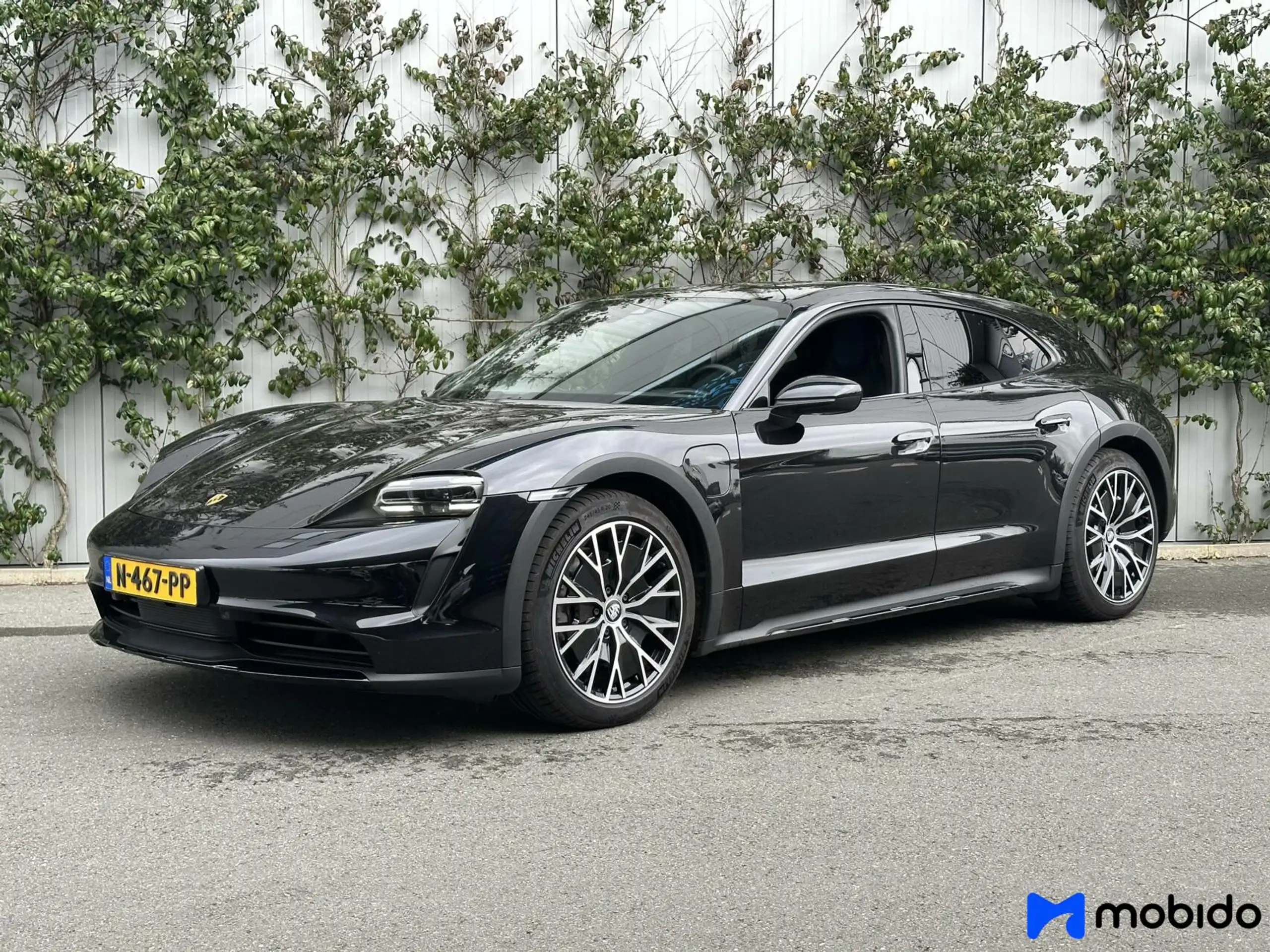 Porsche Taycan 2021