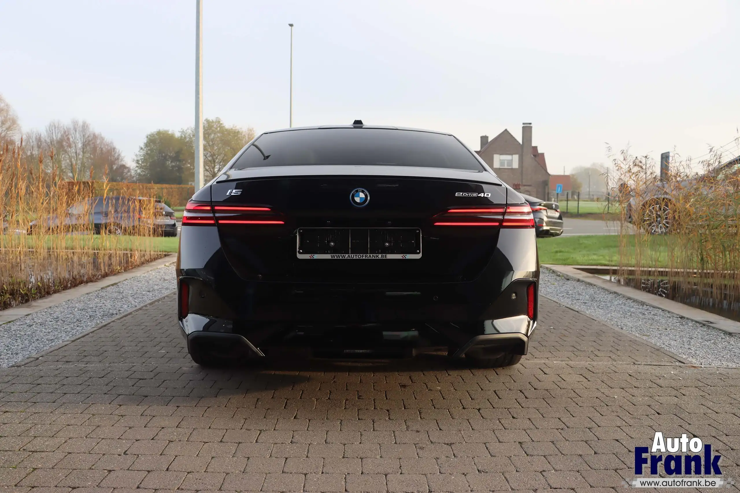 BMW - i5