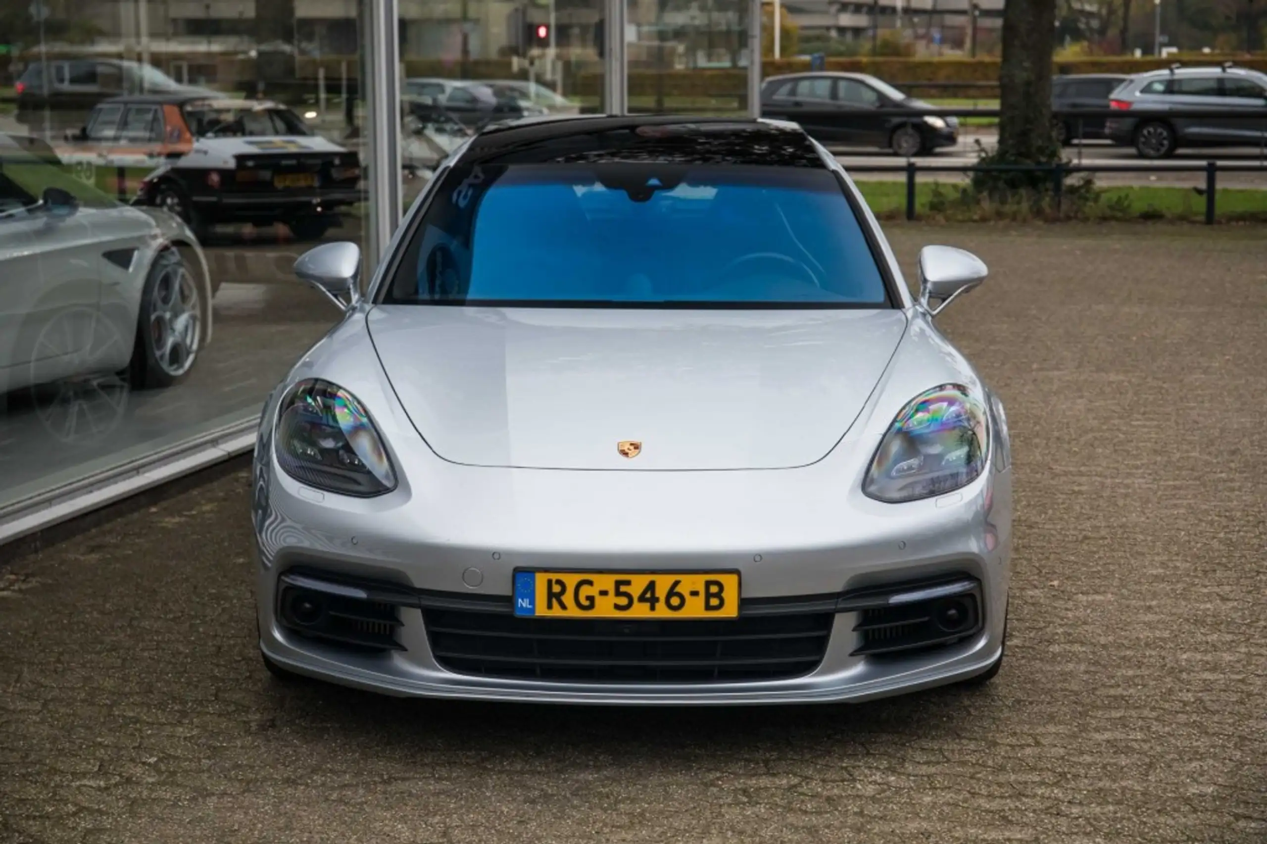 Porsche - Panamera