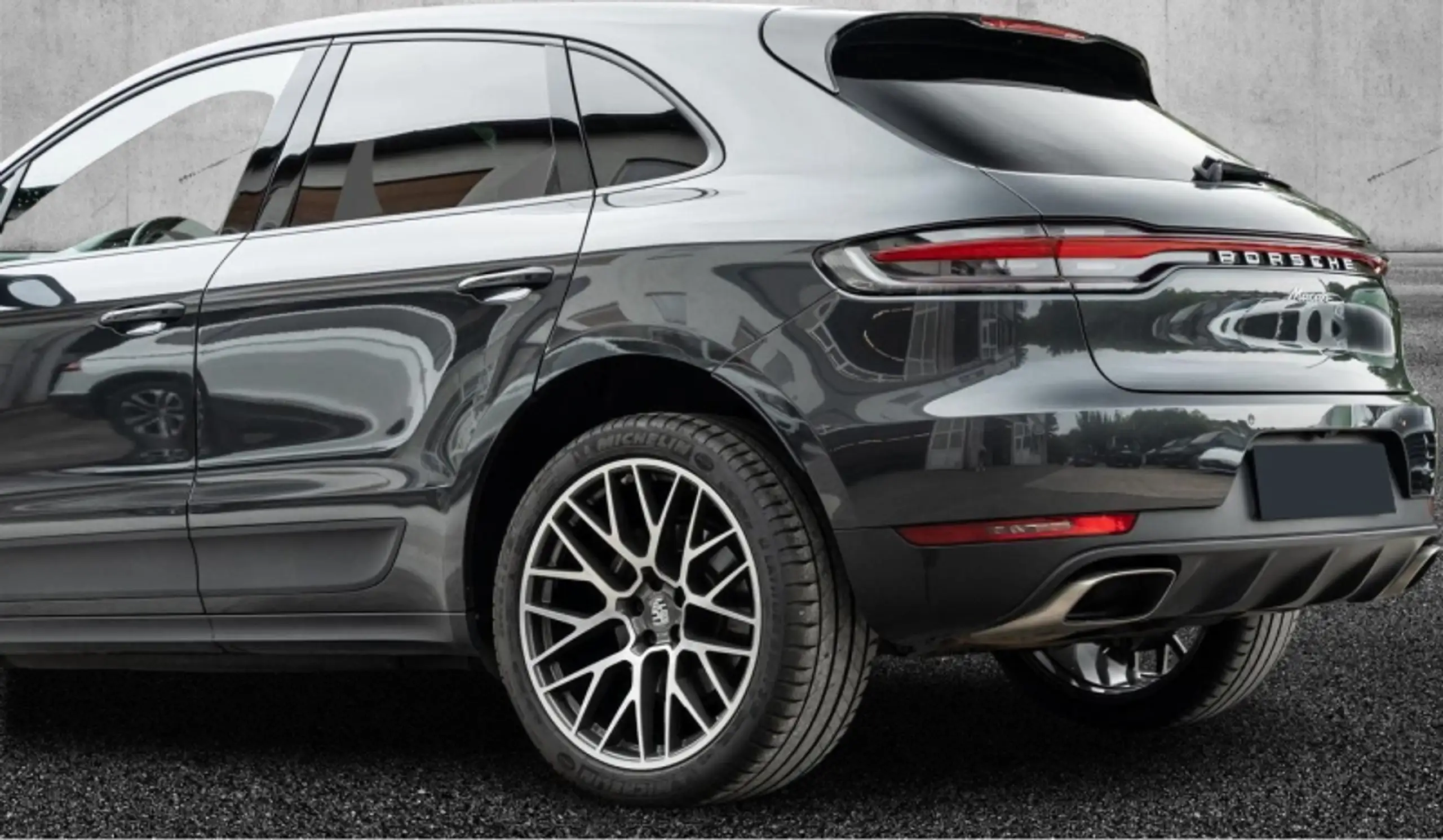 Porsche - Macan