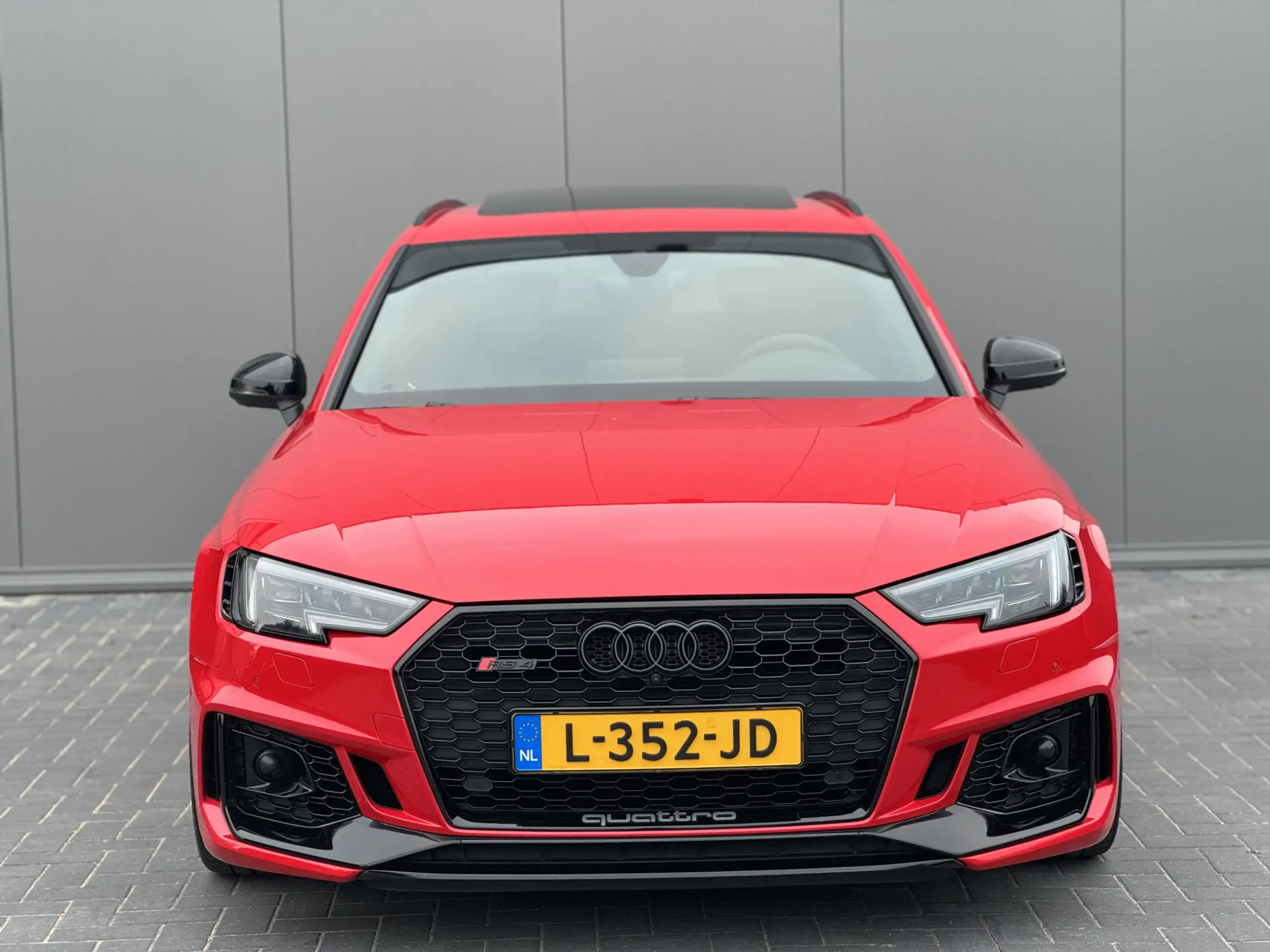 Audi - RS4