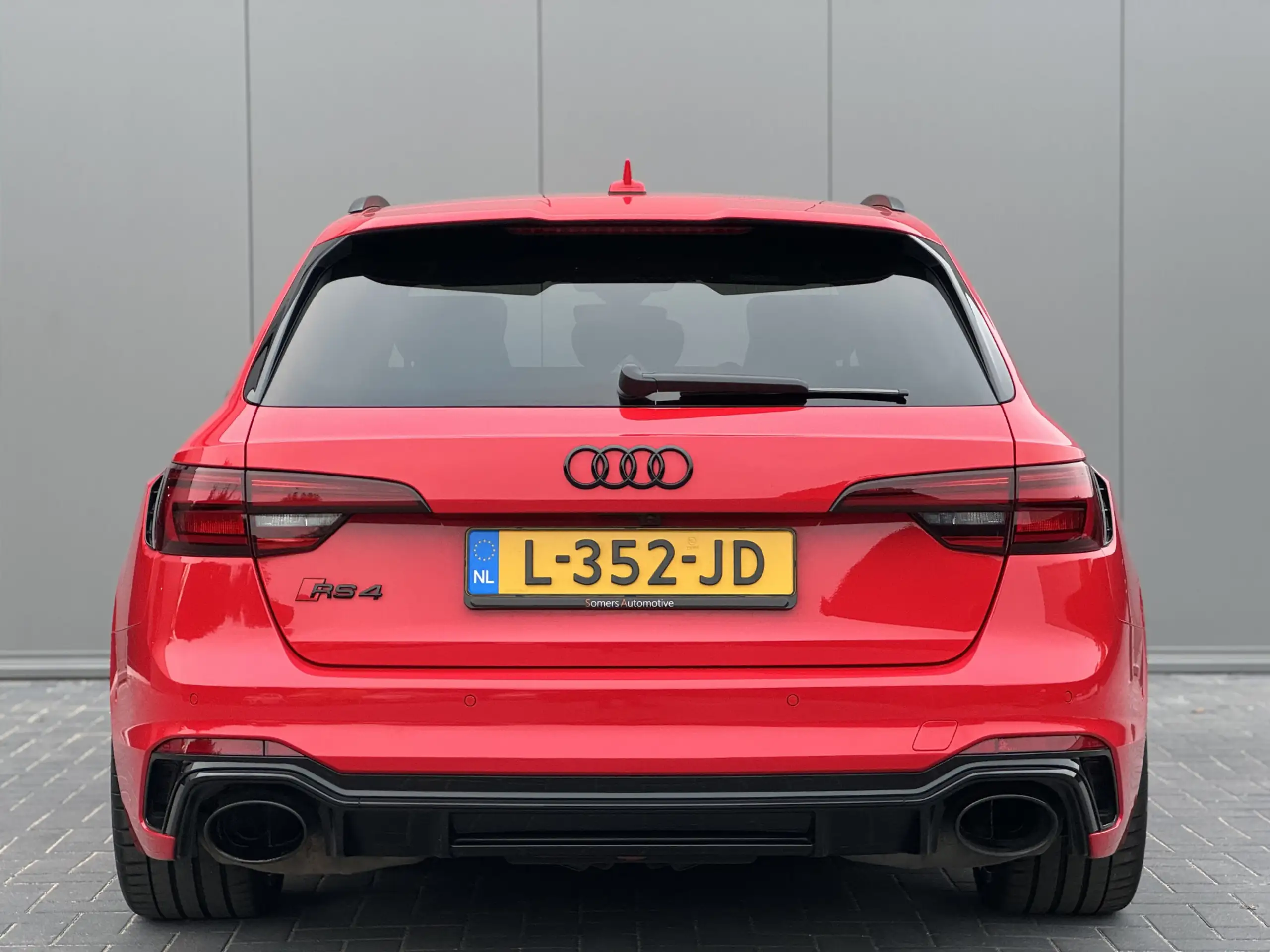 Audi - RS4