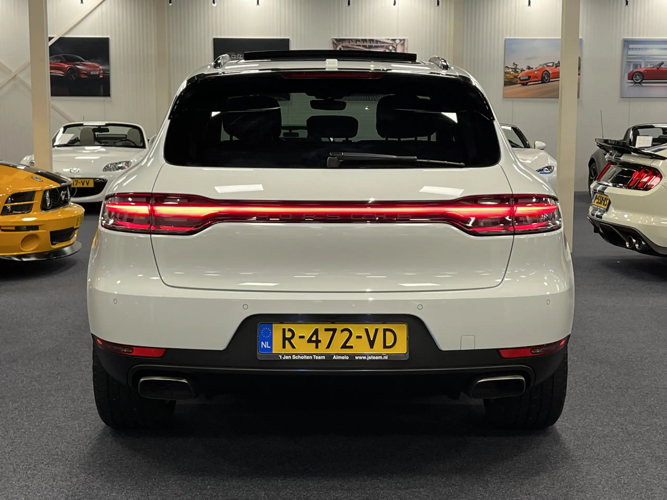 Porsche - Macan