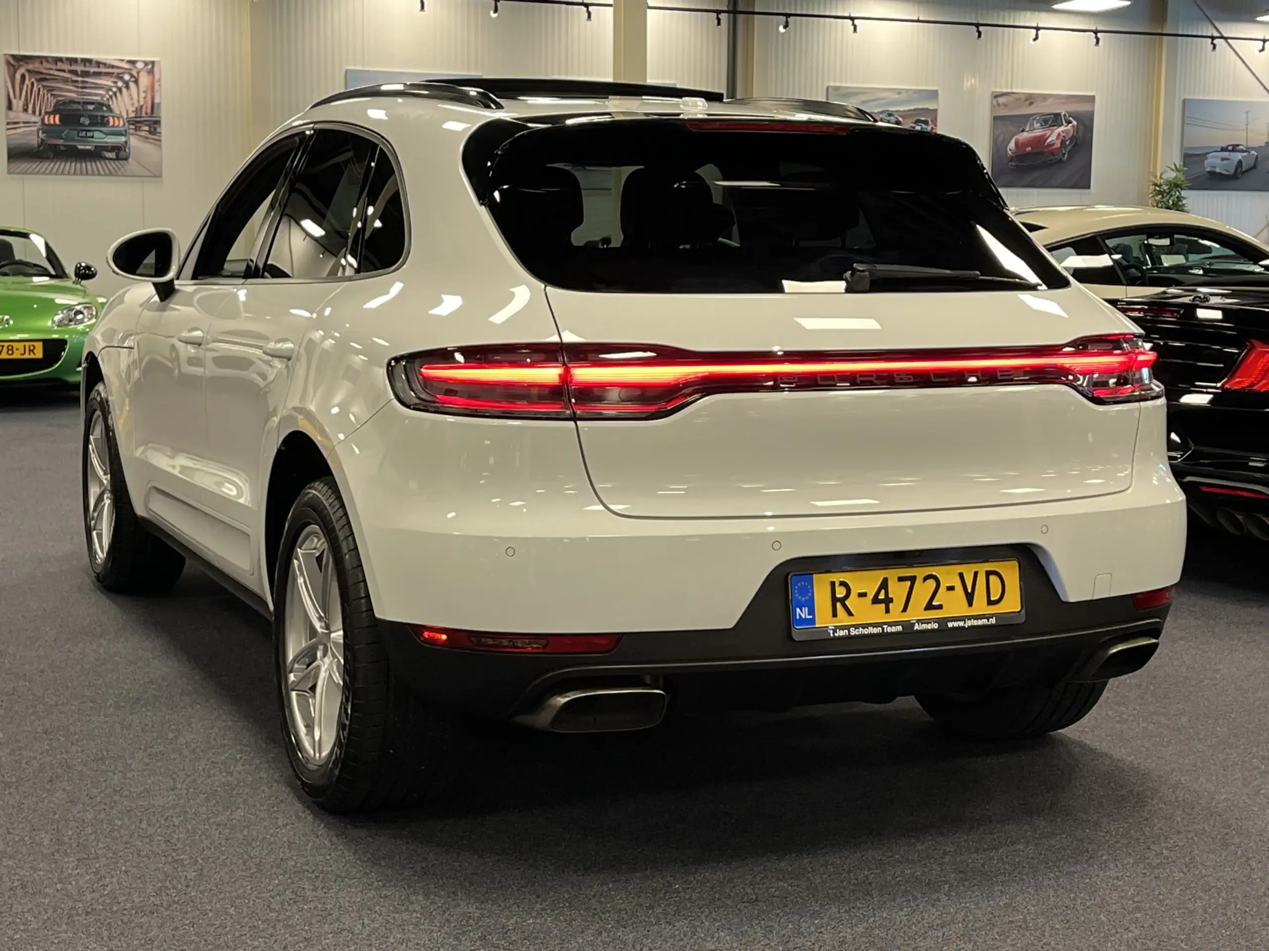 Porsche - Macan