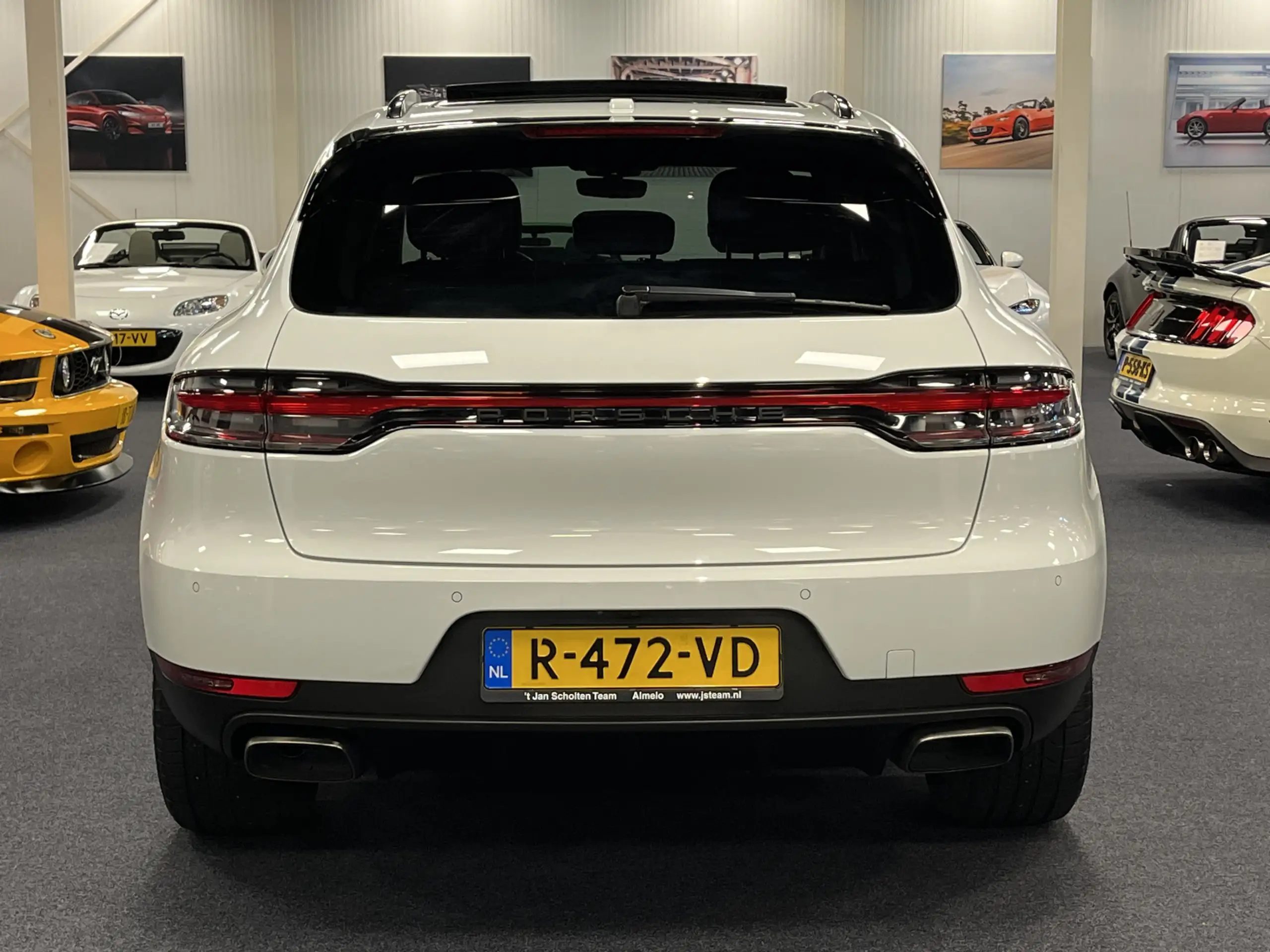 Porsche - Macan