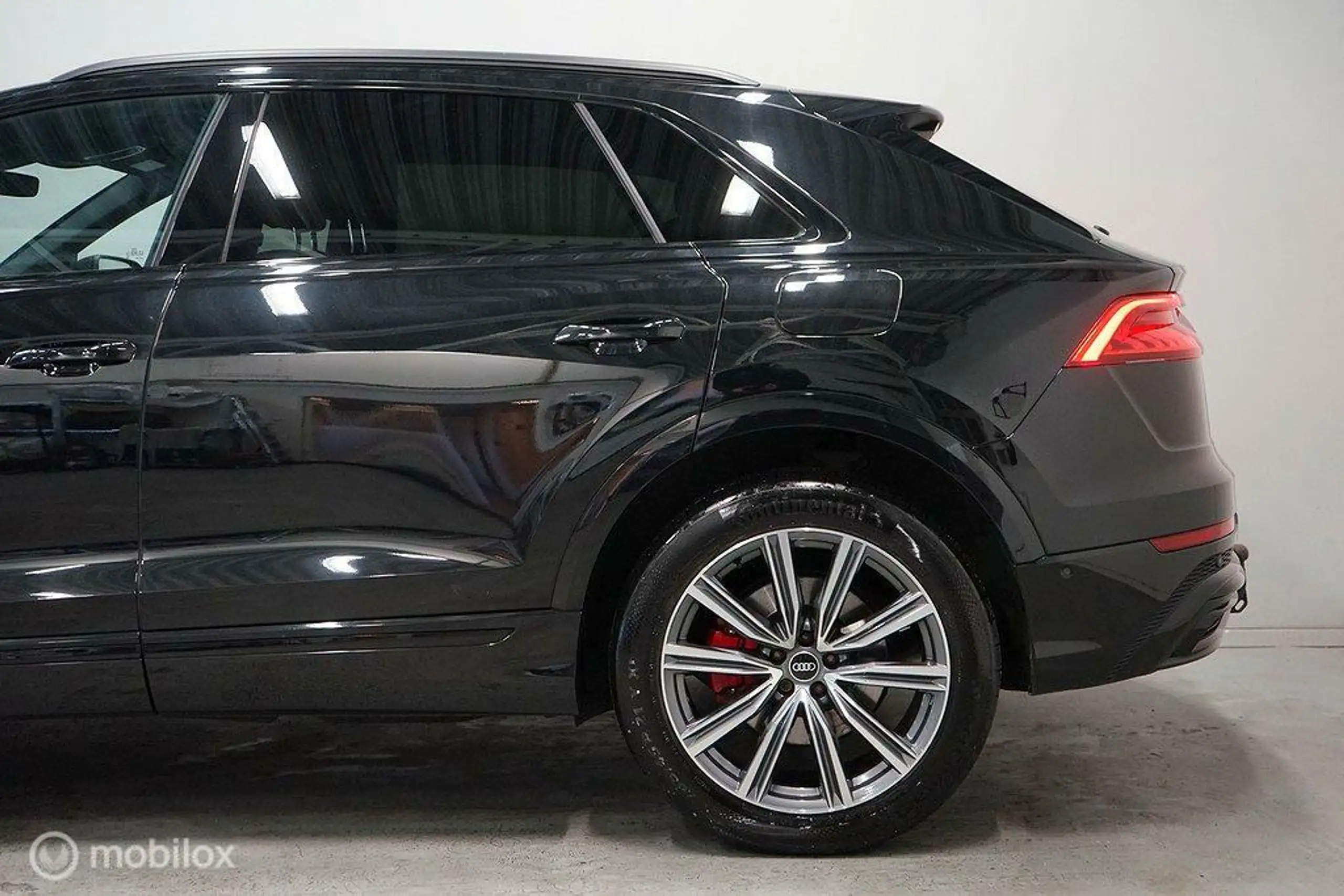 Audi - Q8