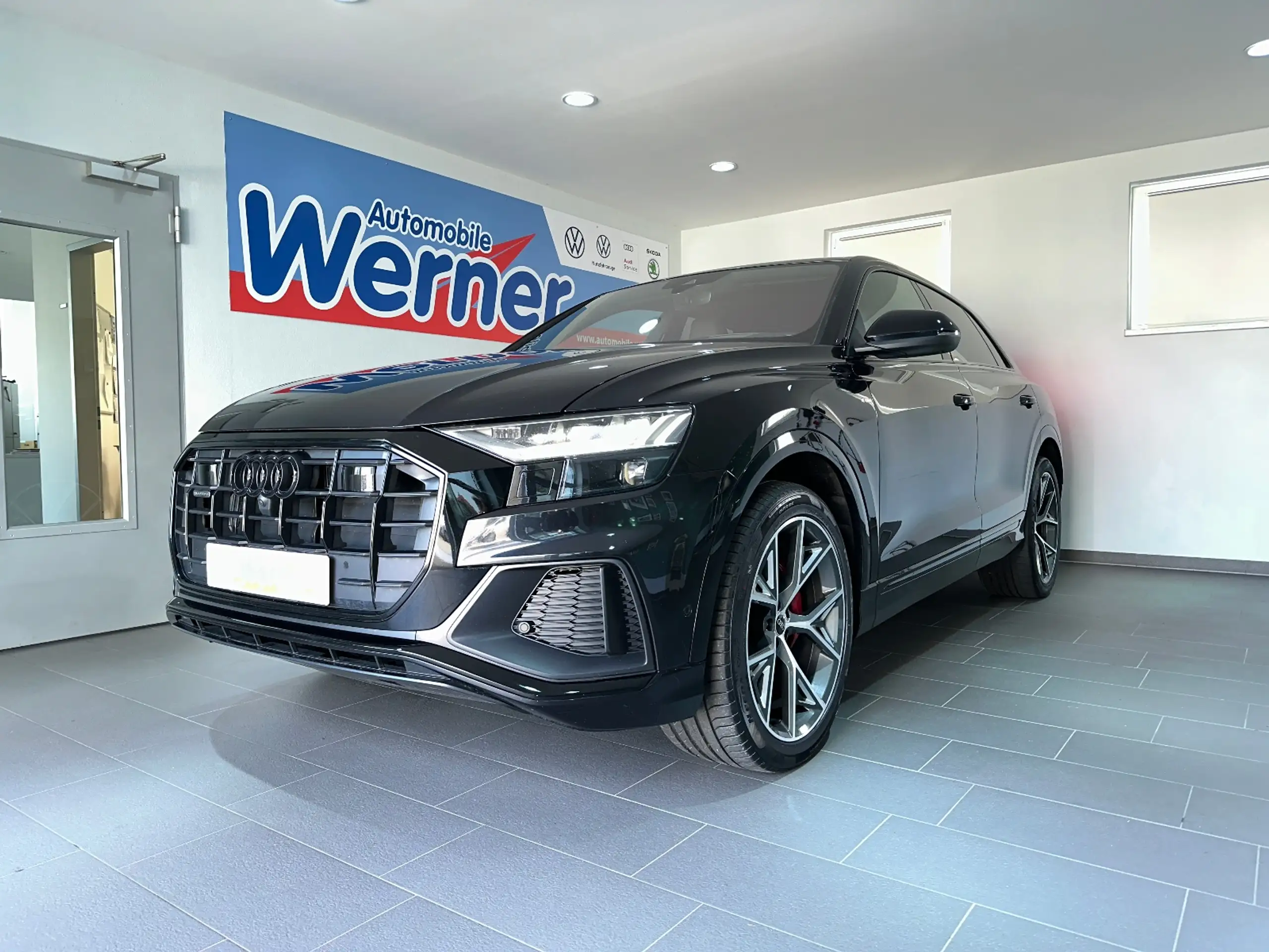 Audi - Q8