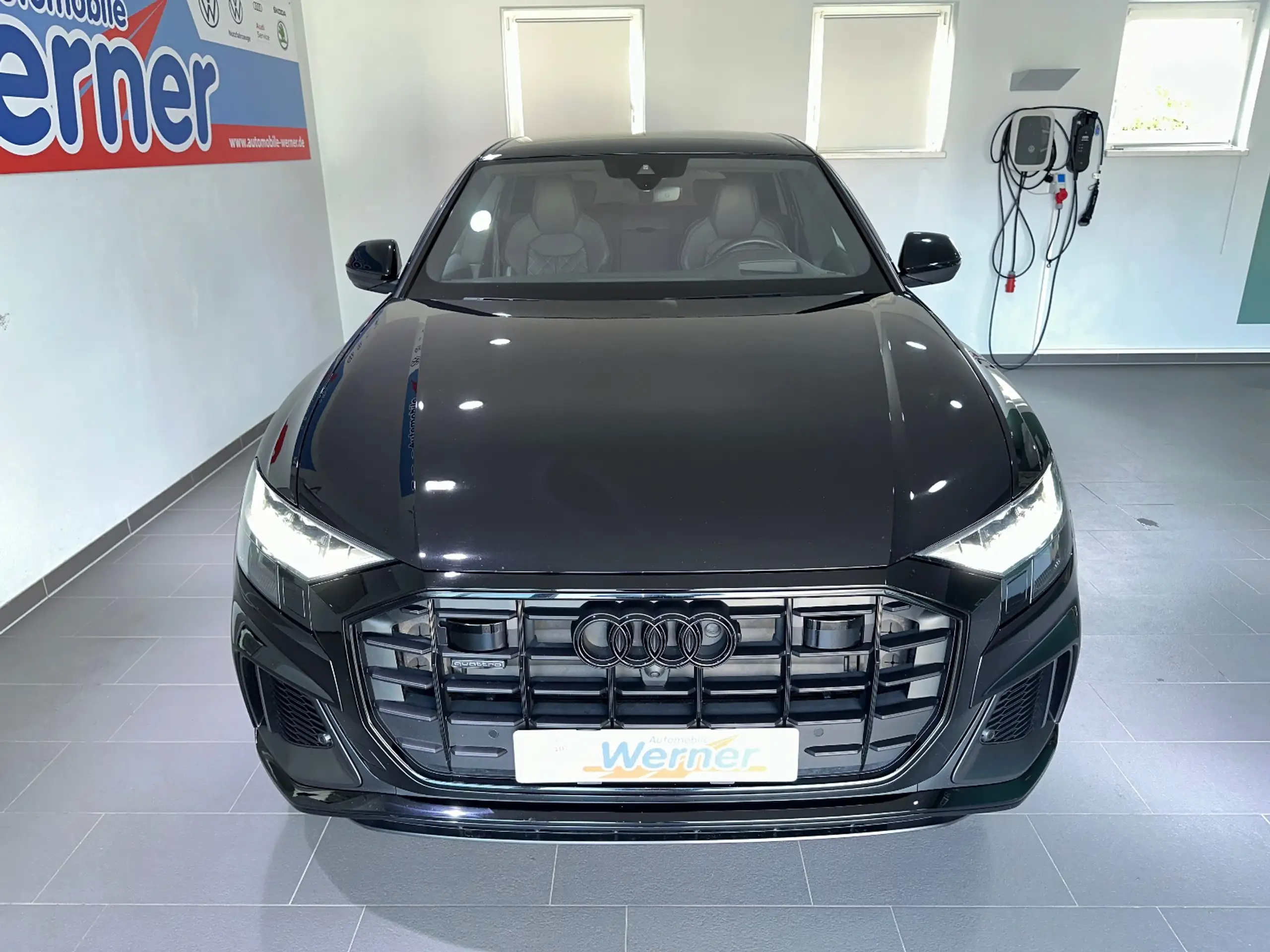 Audi - Q8