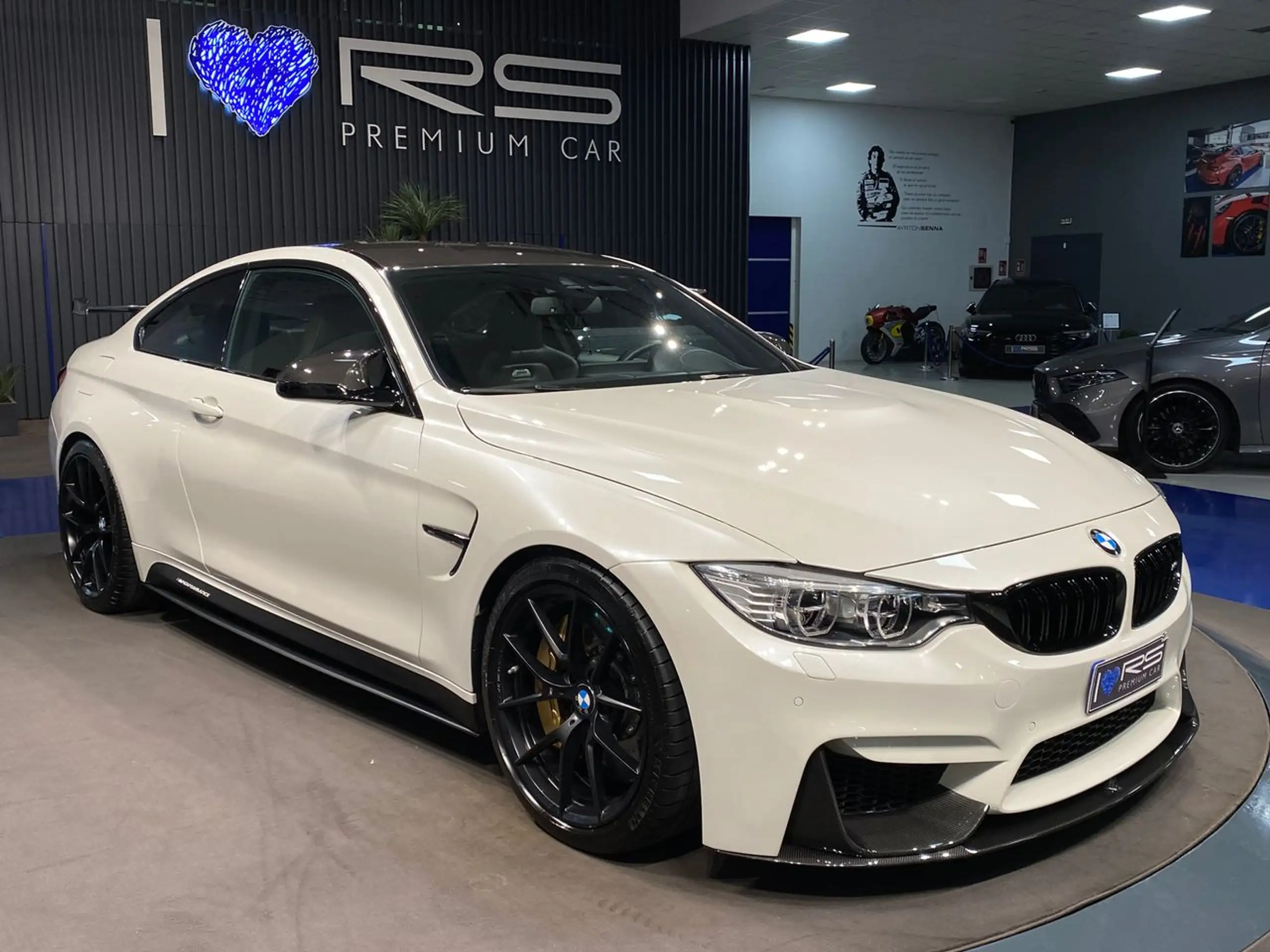 BMW - M4