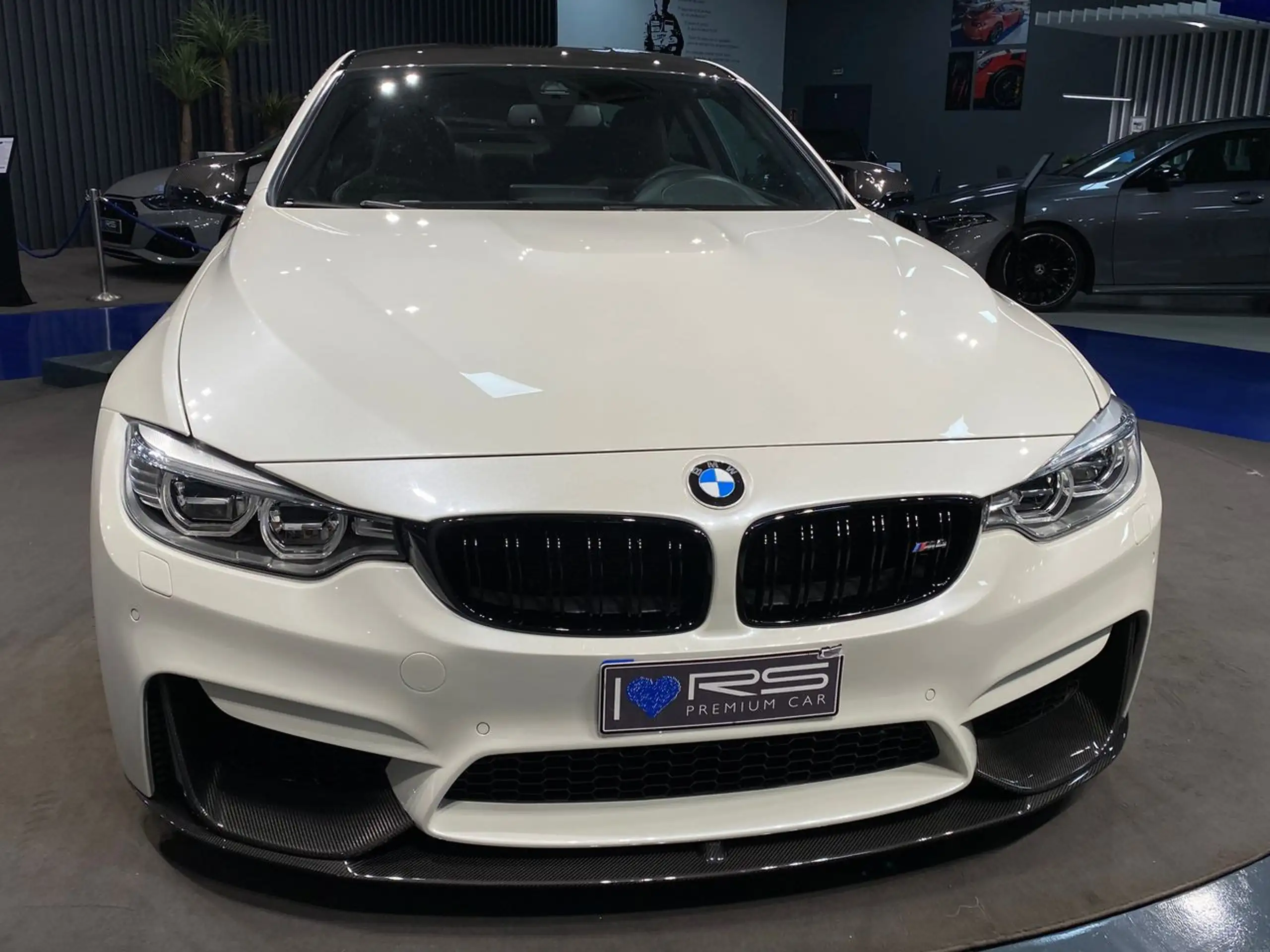 BMW - M4