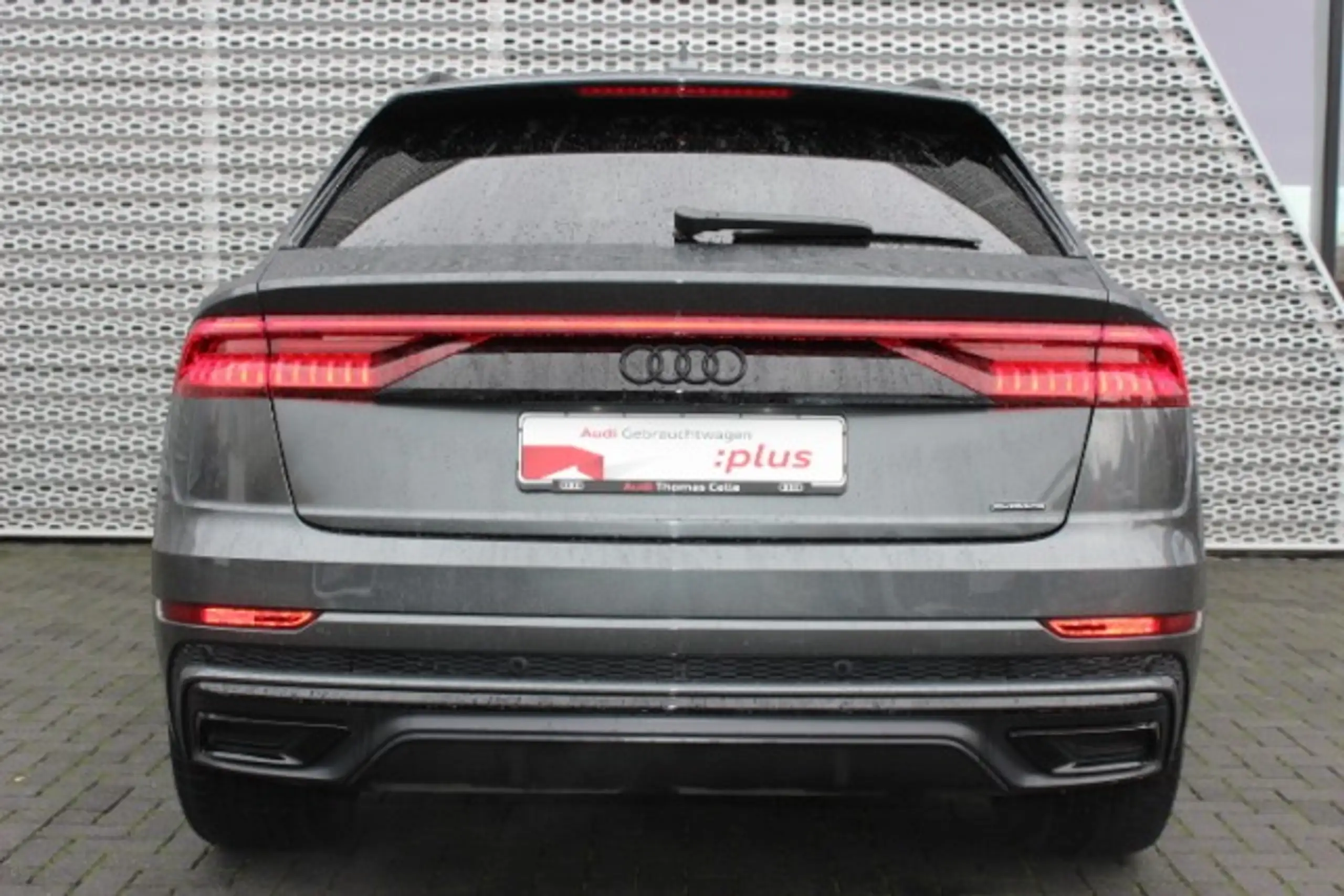 Audi - Q8